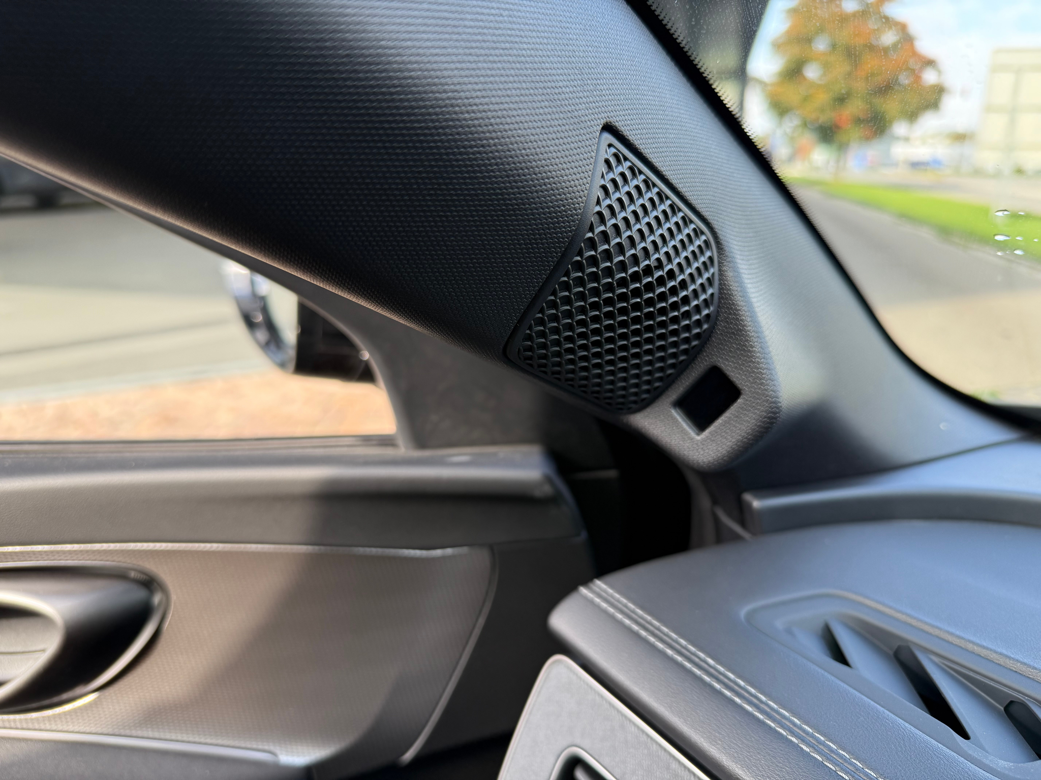 listing desktop thumbnail image 18