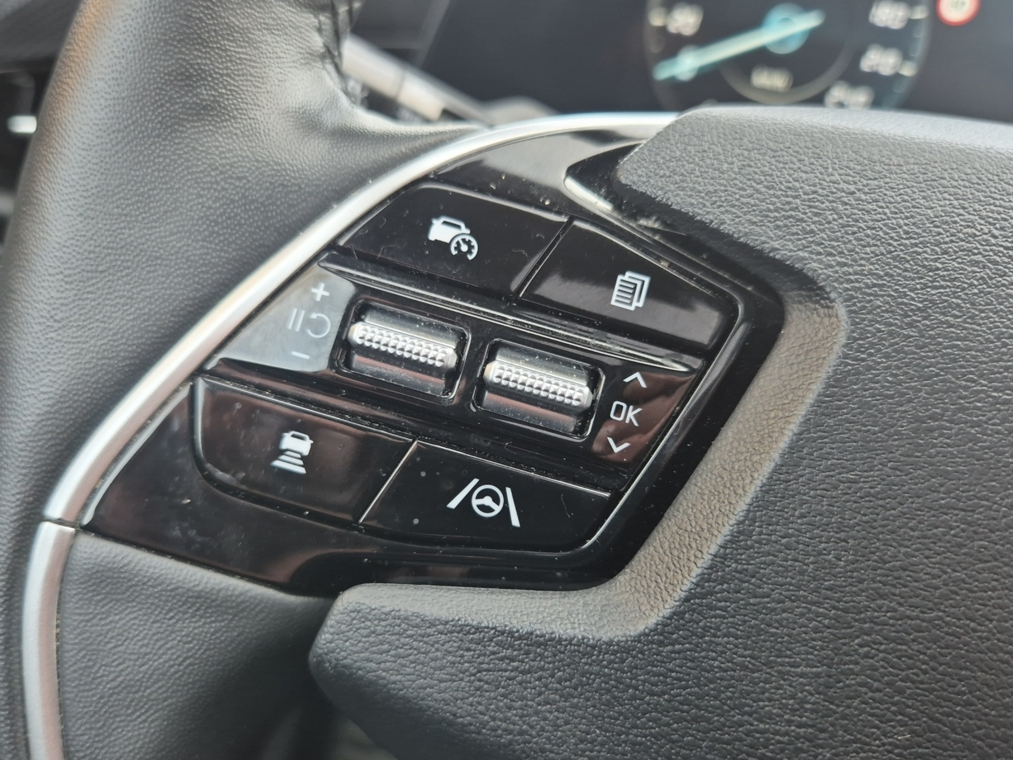 listing desktop thumbnail image 18