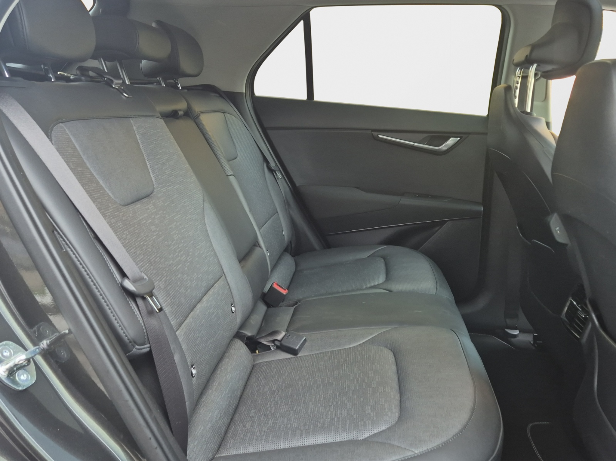 listing desktop thumbnail image 30