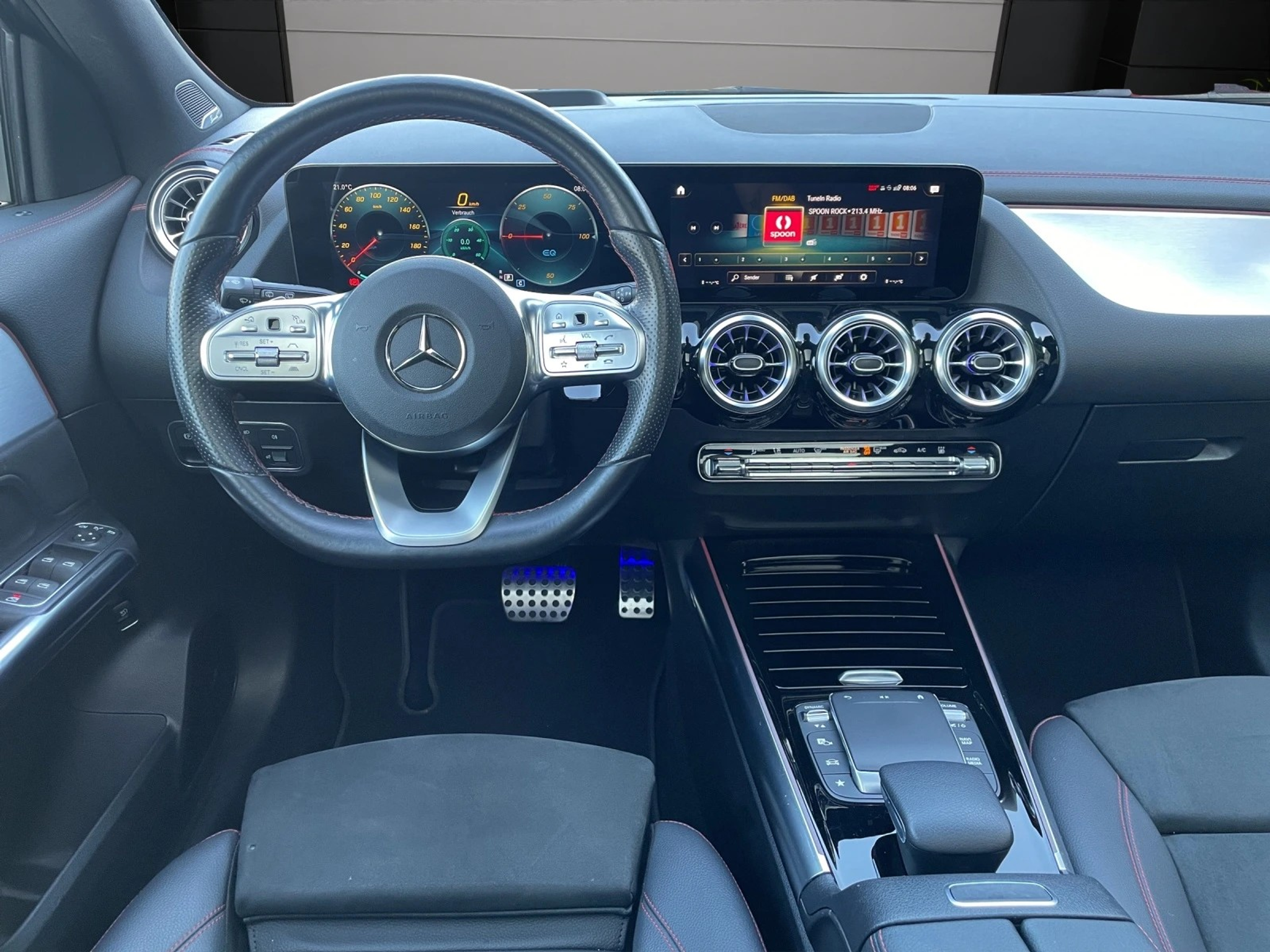 listing desktop thumbnail image 8