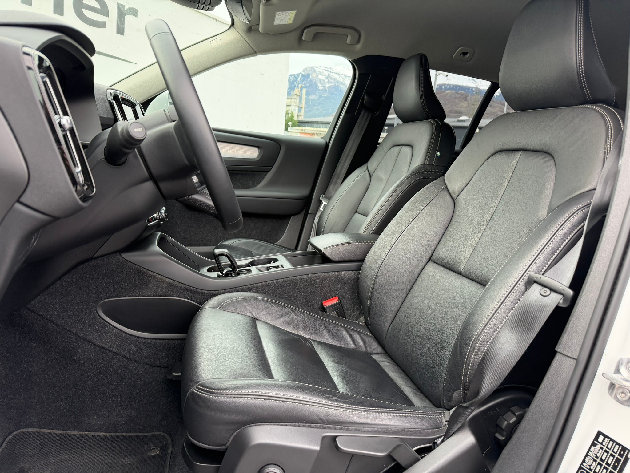 listing desktop thumbnail image 5