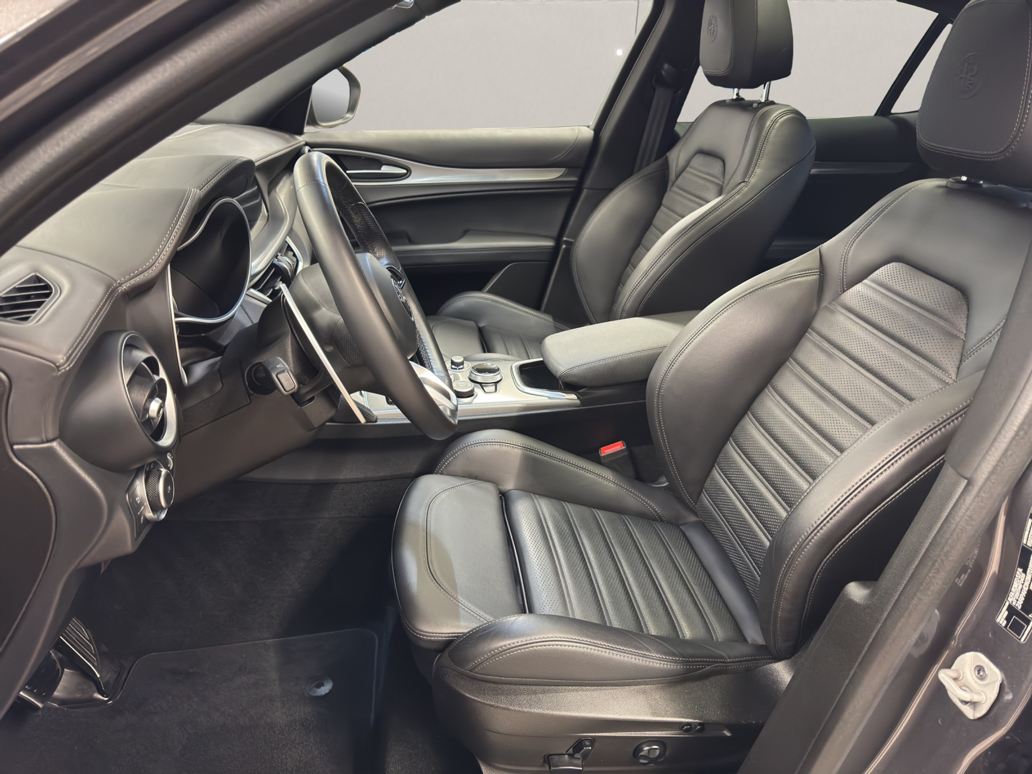 listing desktop thumbnail image 15