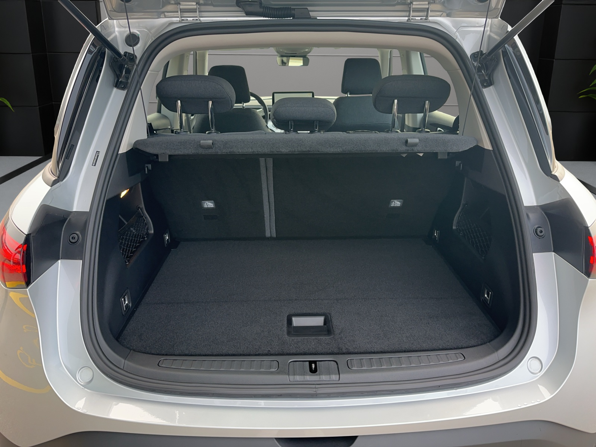 listing desktop thumbnail image 8