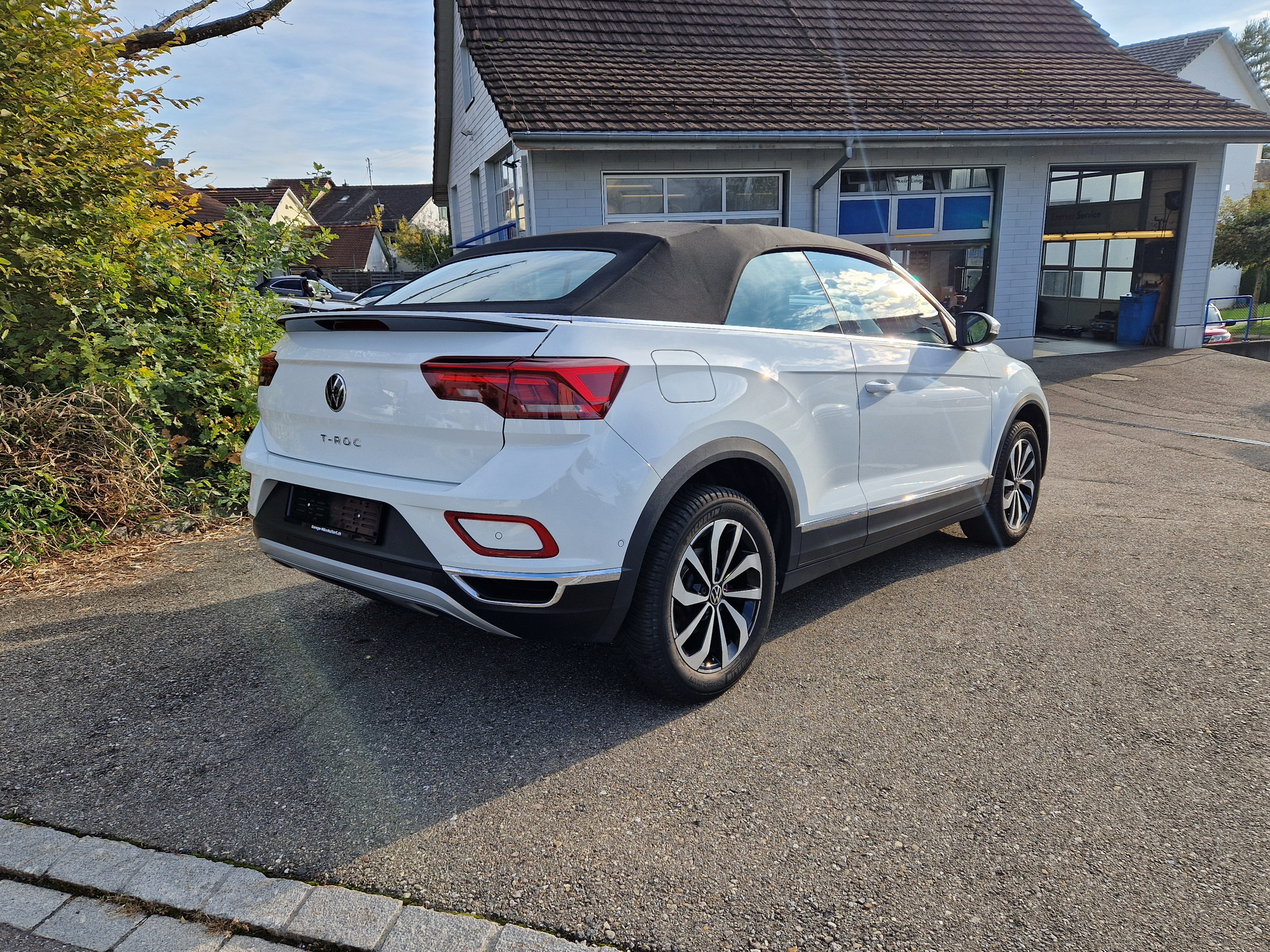 listing desktop thumbnail image 5