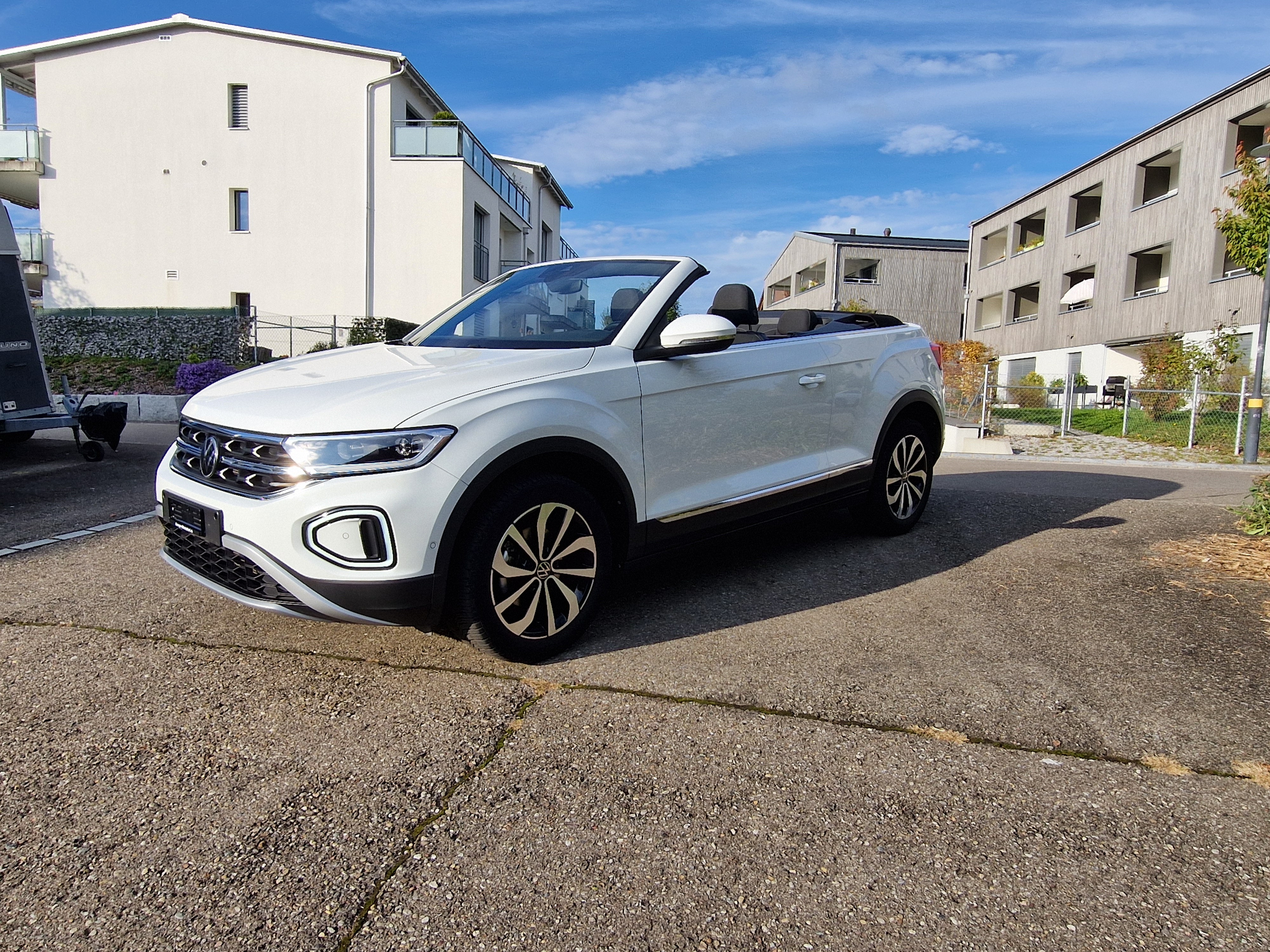 listing desktop thumbnail image 3