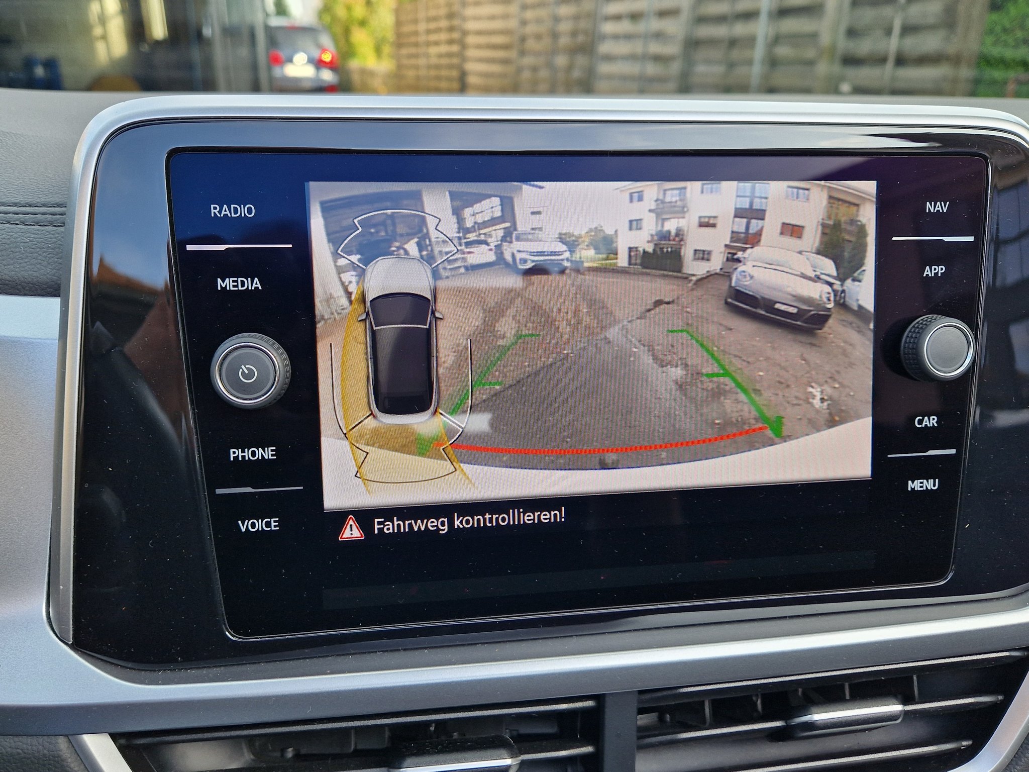 listing desktop thumbnail image 9