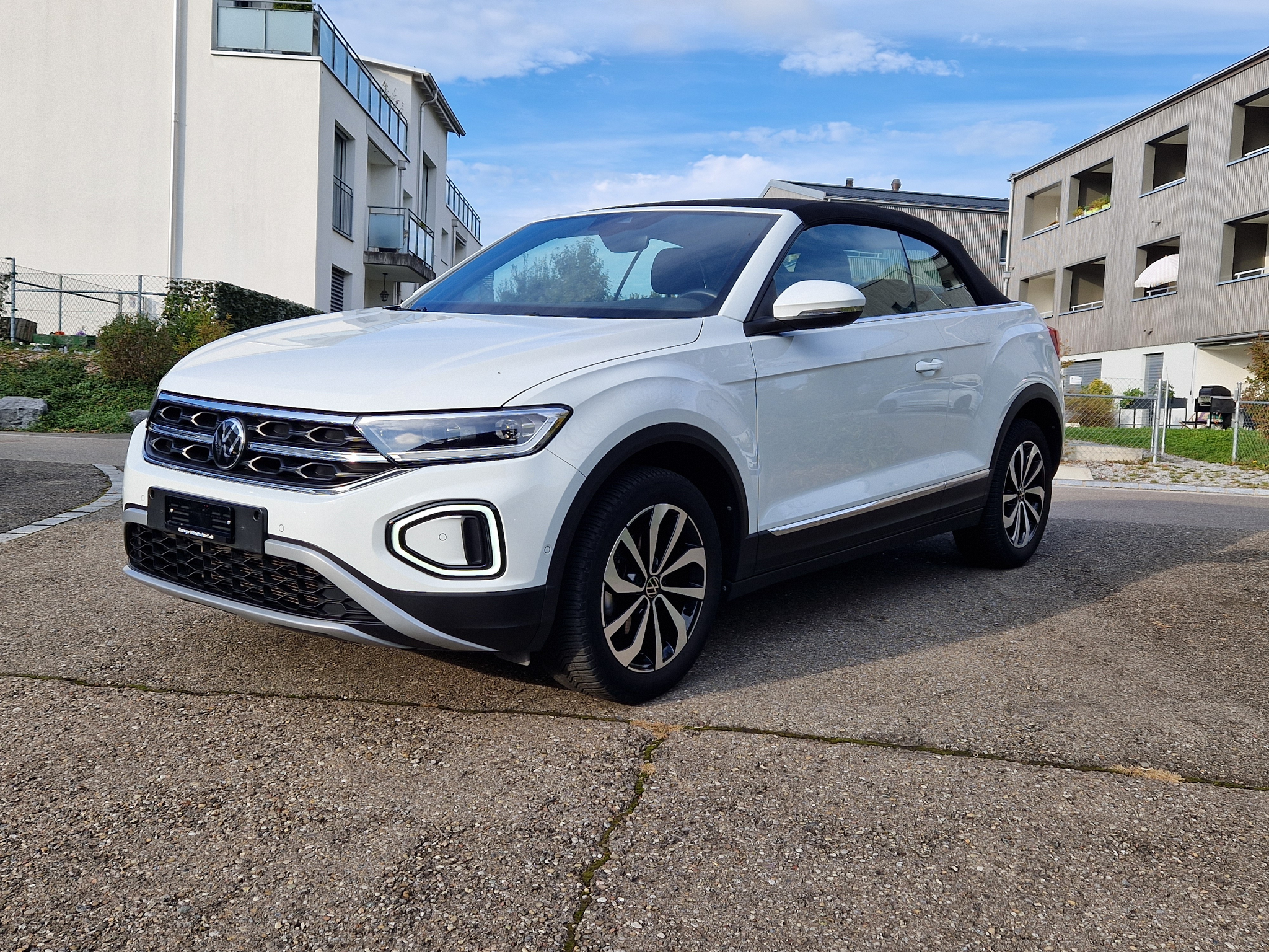 listing desktop thumbnail image 2