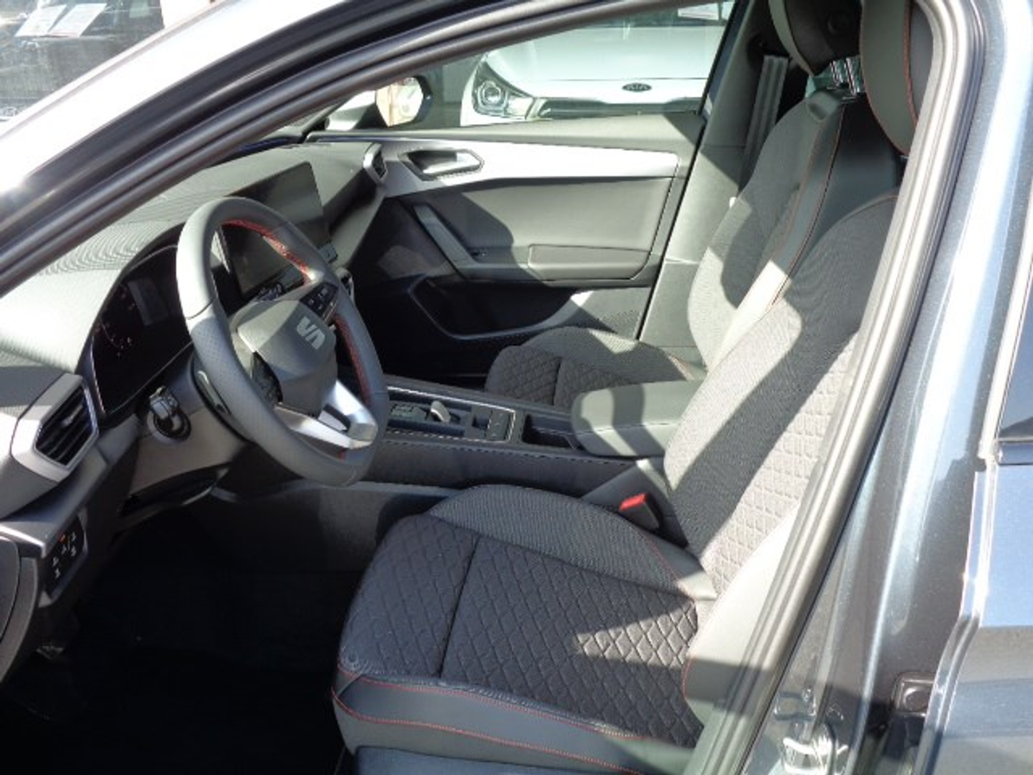 listing desktop thumbnail image 6