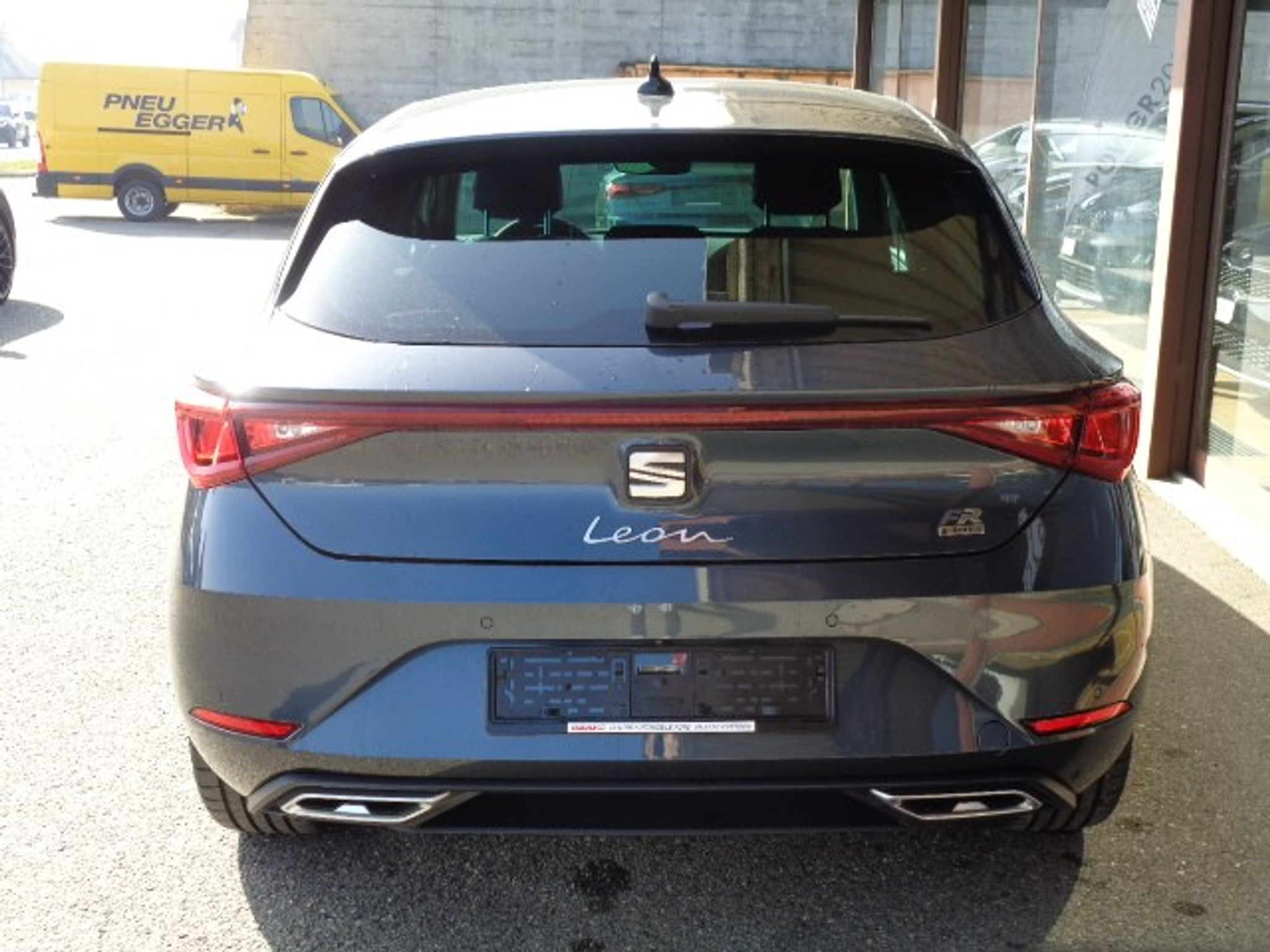 listing desktop thumbnail image 4