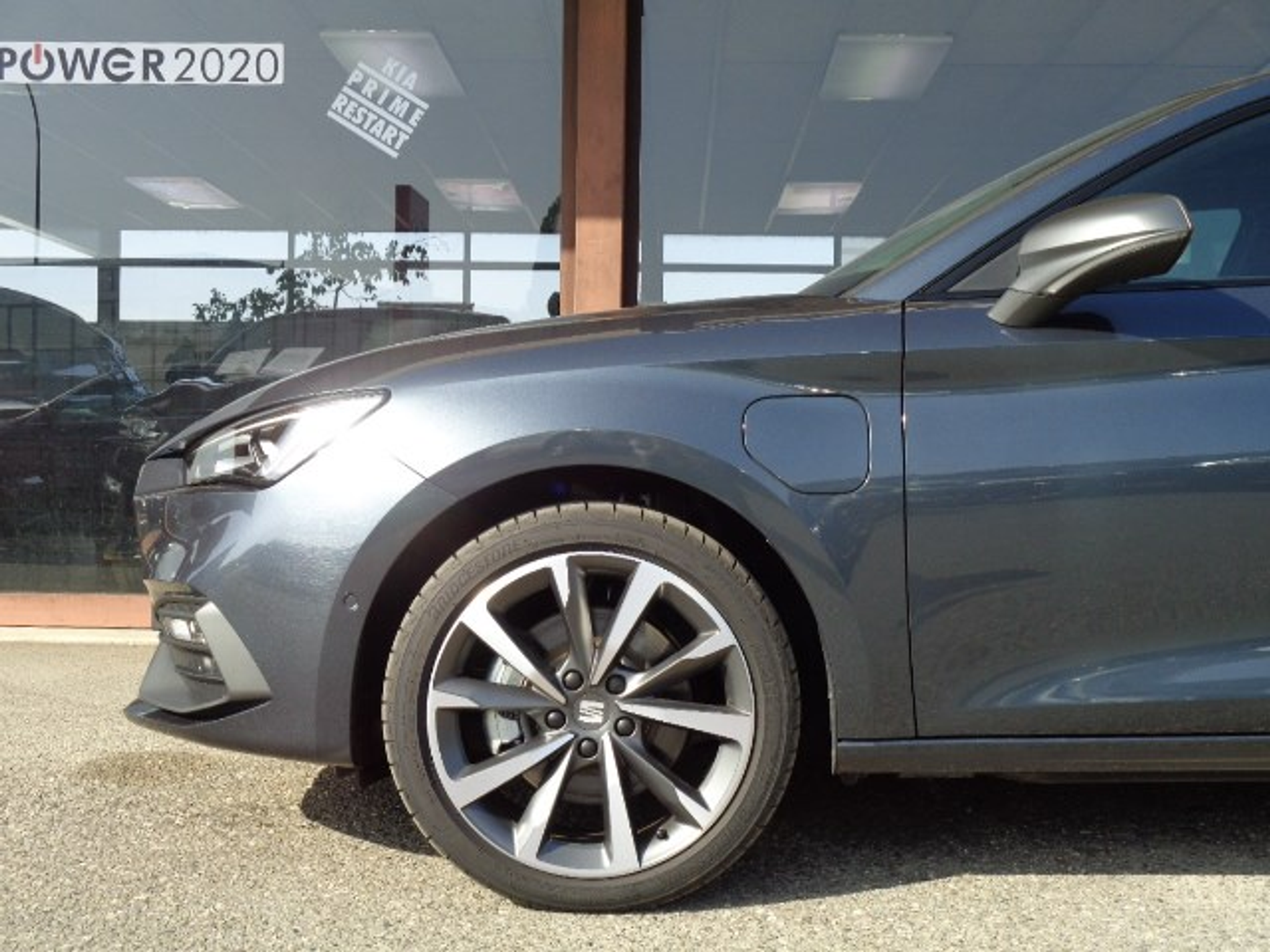 listing desktop thumbnail image 5