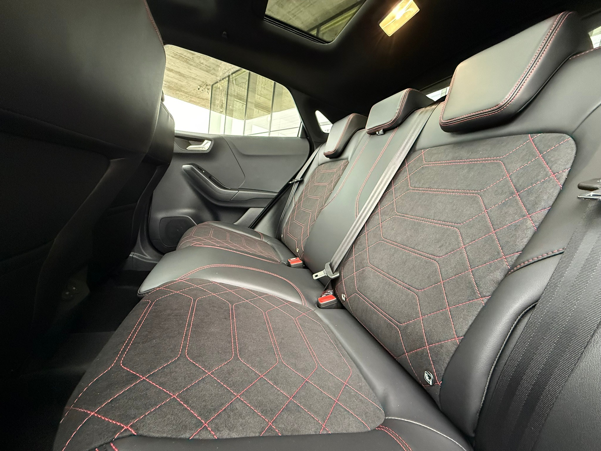 listing desktop thumbnail image 7