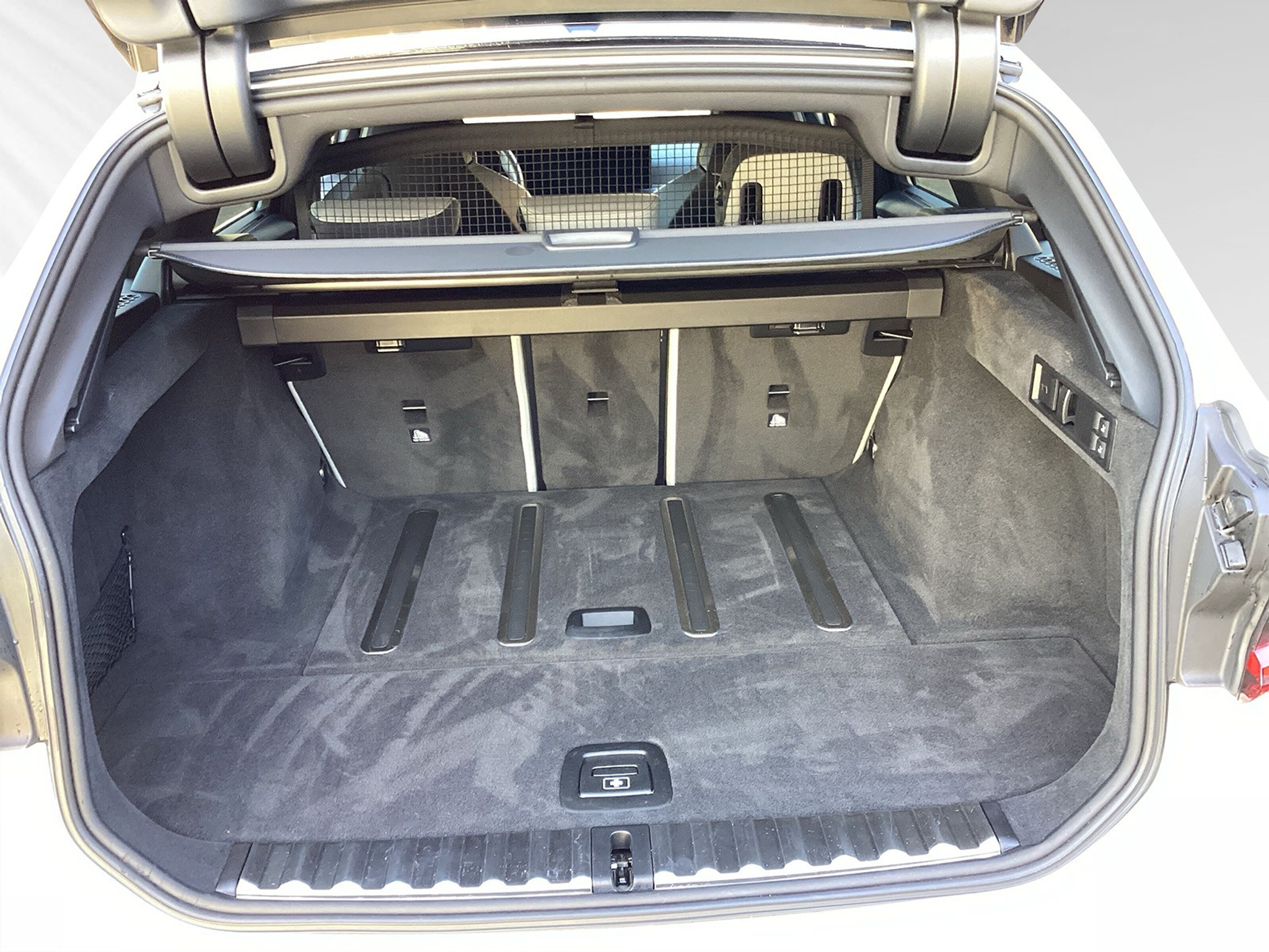 listing desktop thumbnail image 7