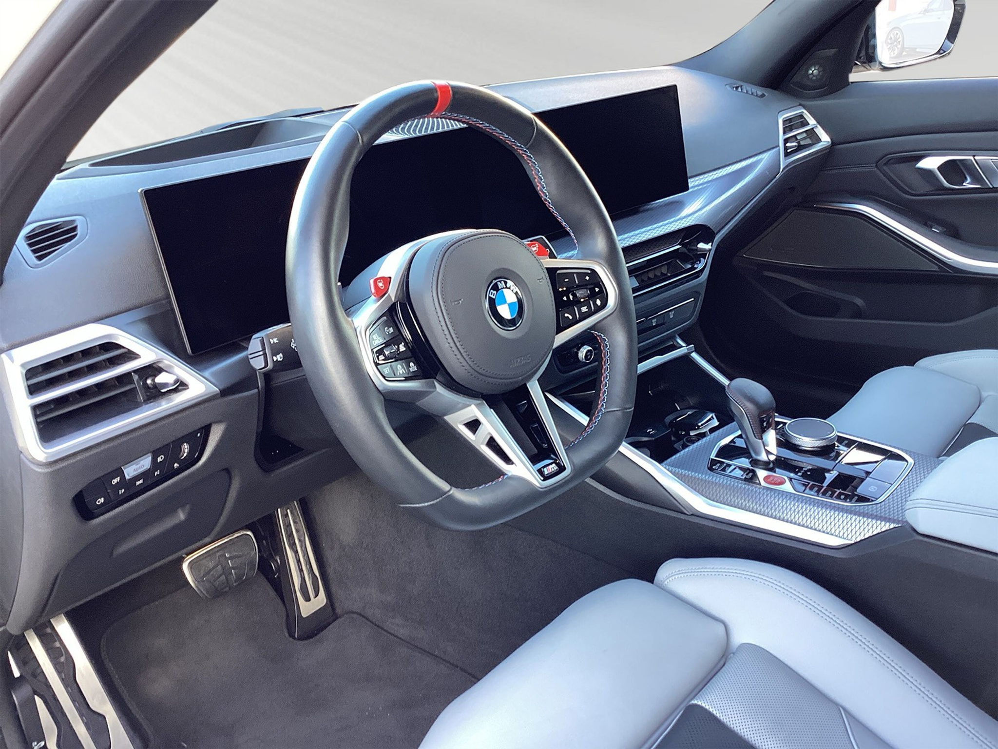 listing desktop thumbnail image 3