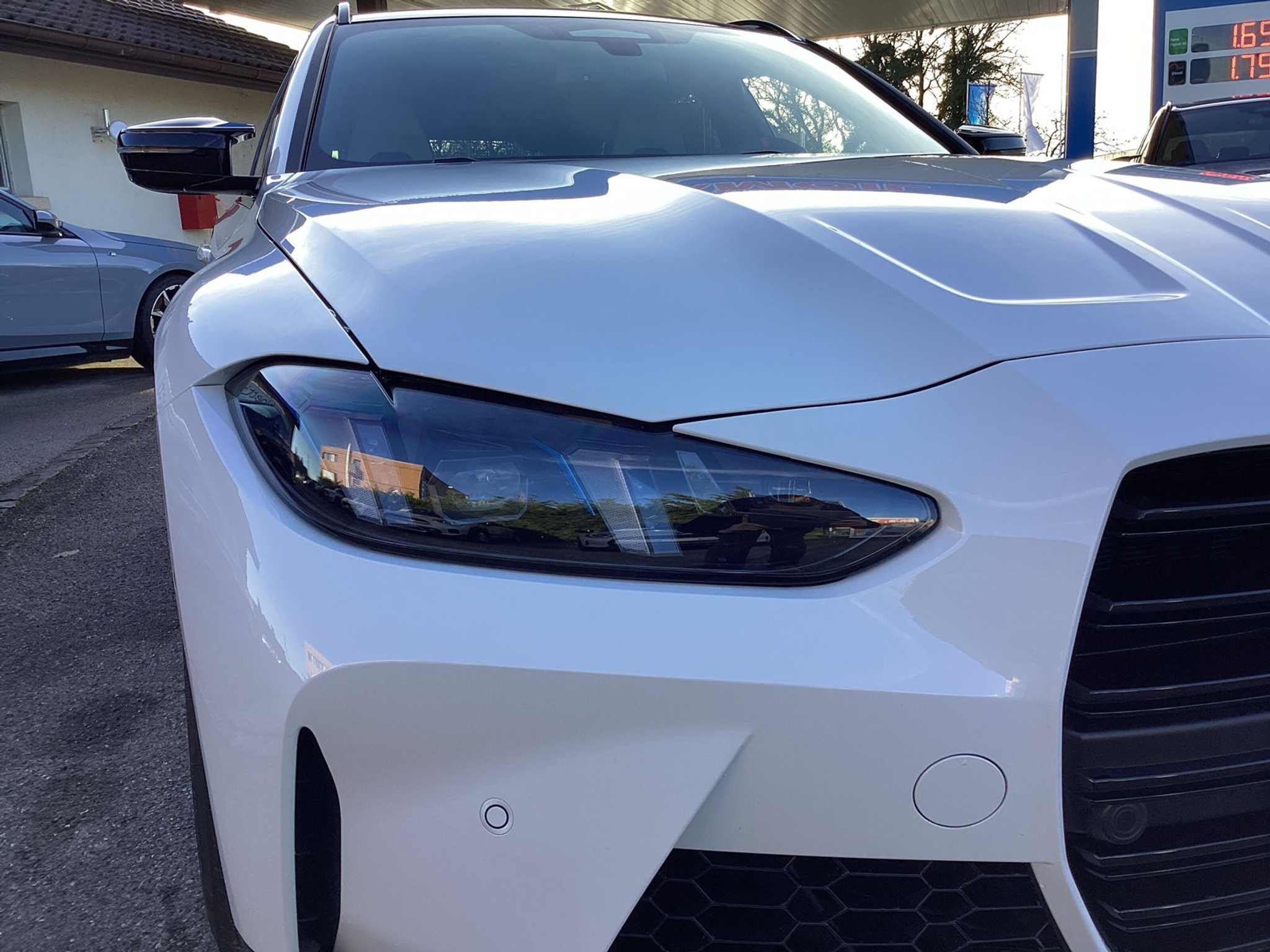 listing desktop thumbnail image 17