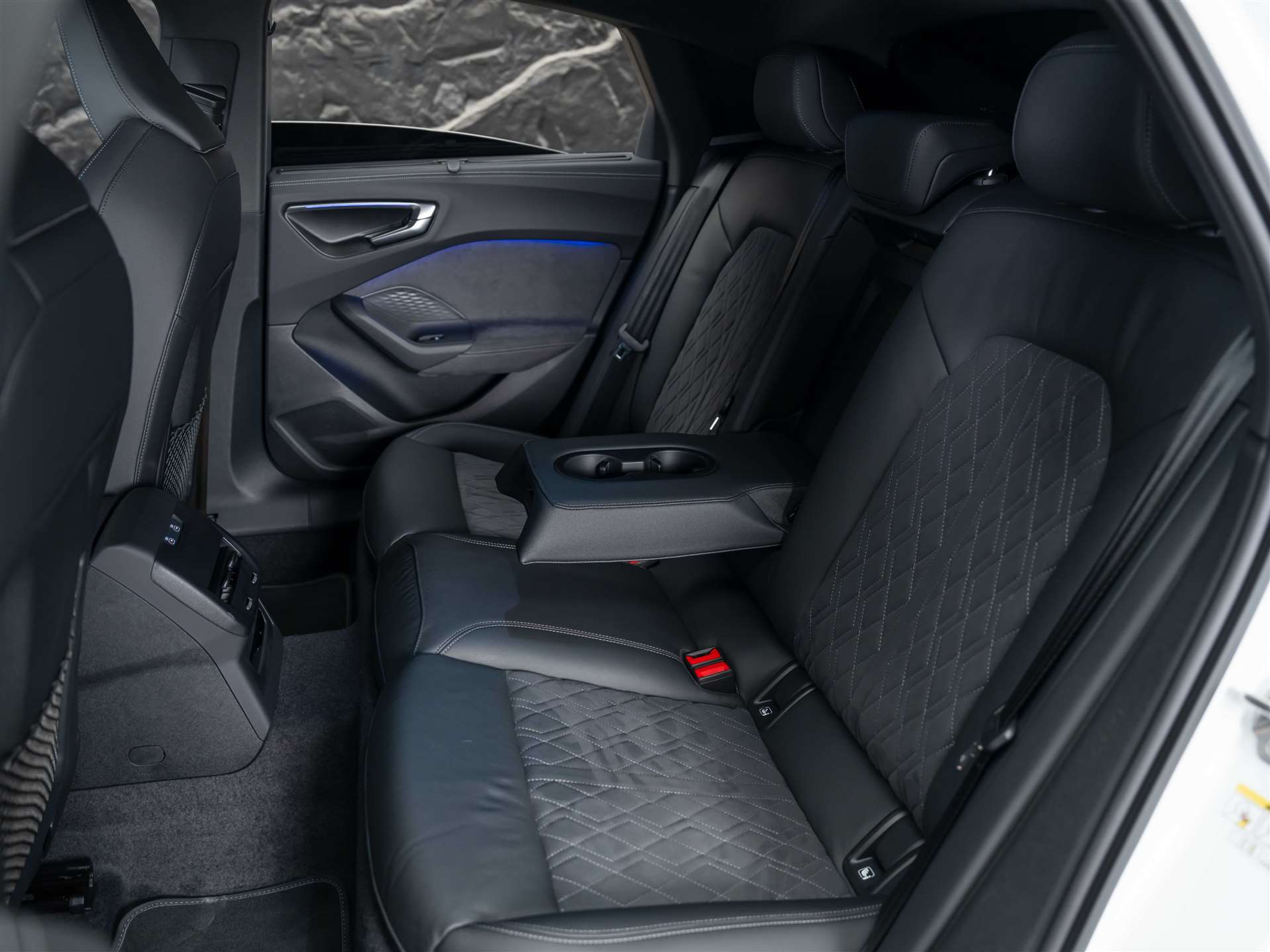 listing desktop thumbnail image 14