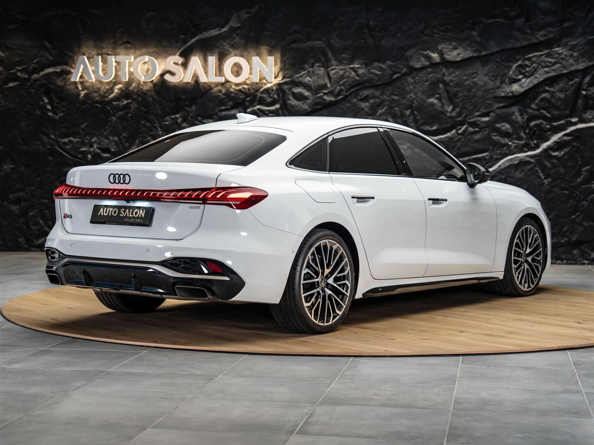 listing desktop thumbnail image 4