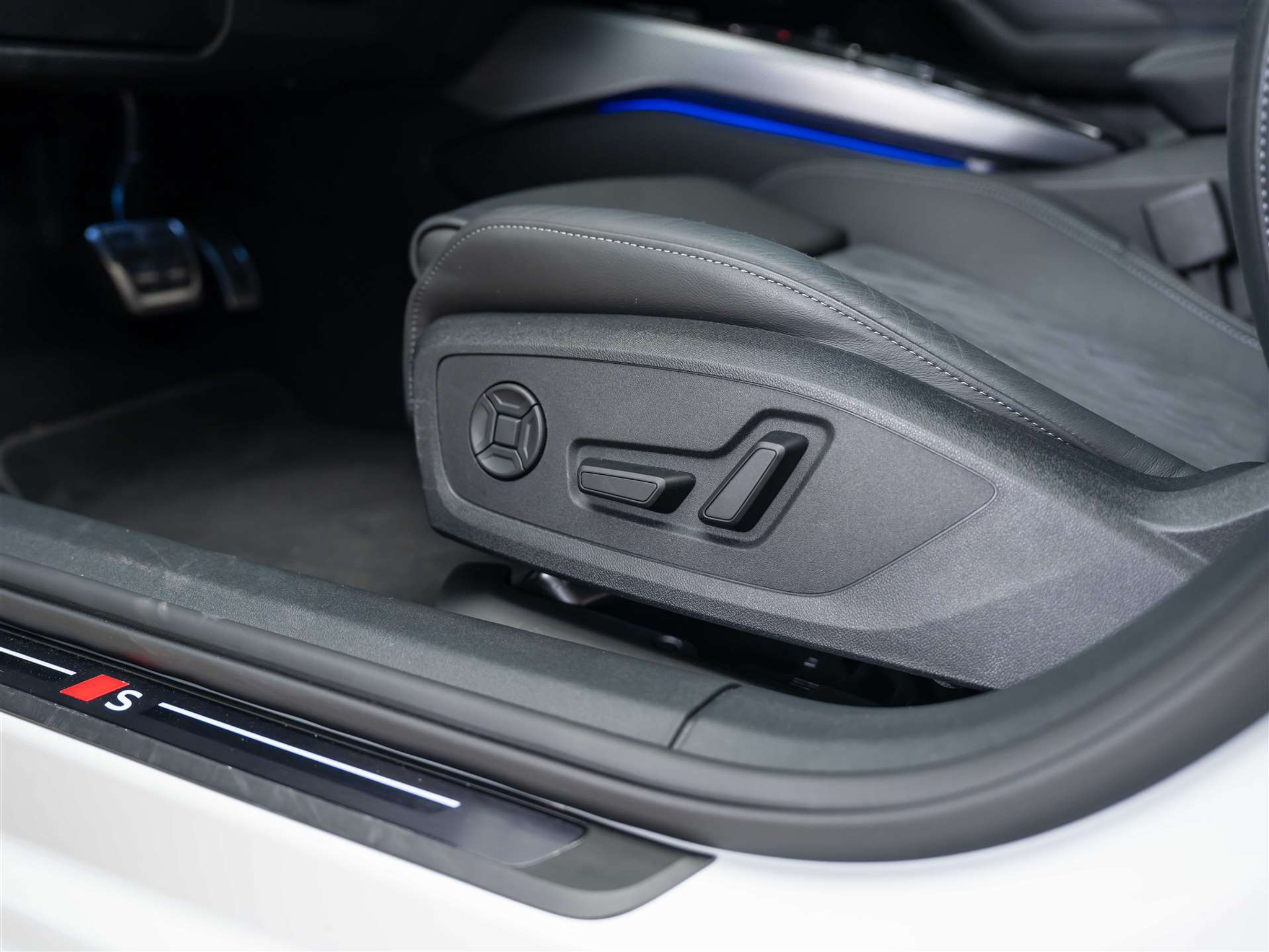 listing desktop thumbnail image 11