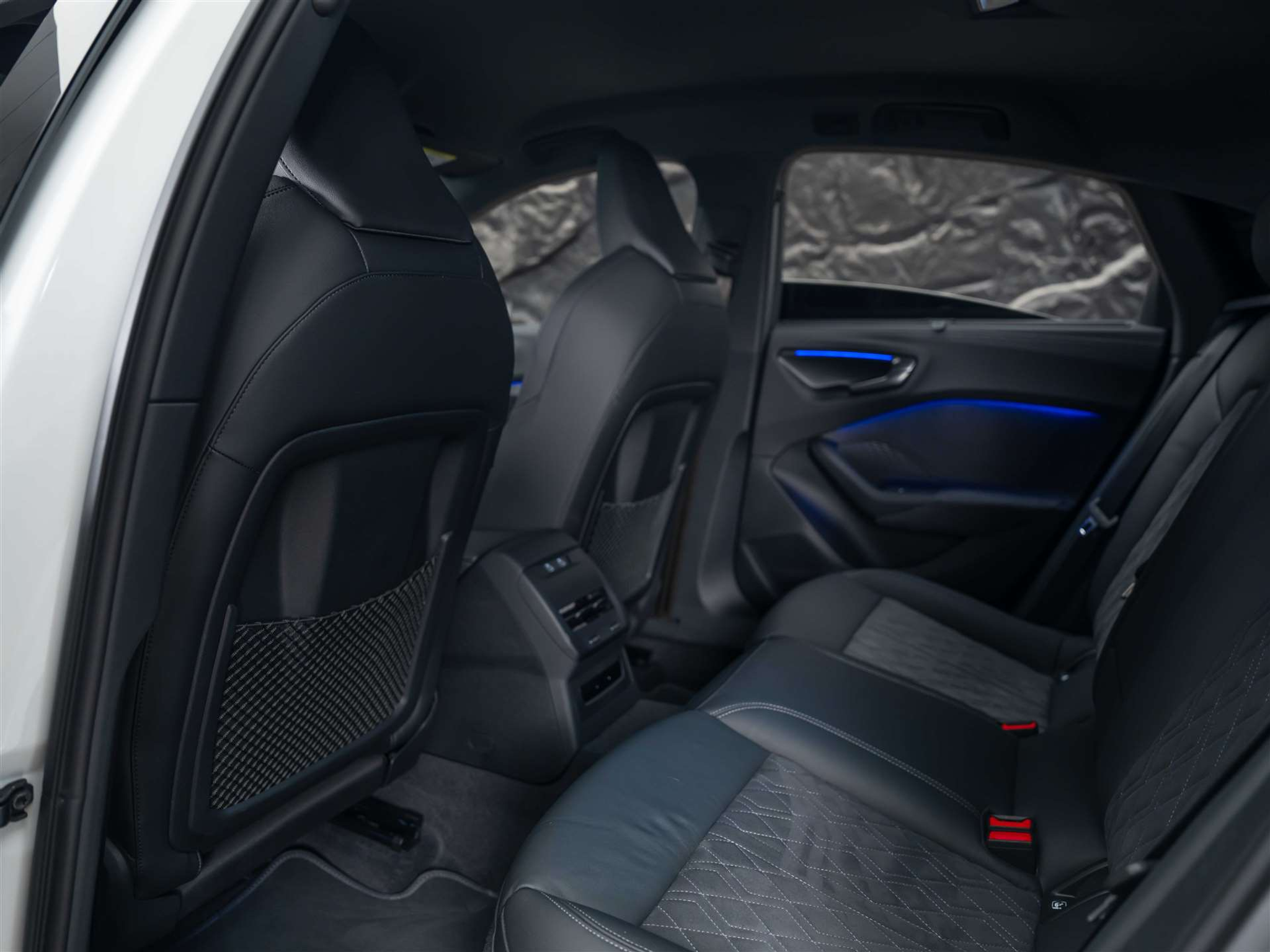 listing desktop thumbnail image 12