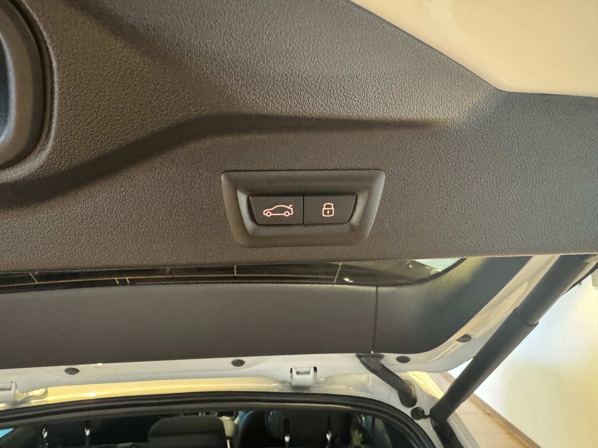 listing desktop thumbnail image 8