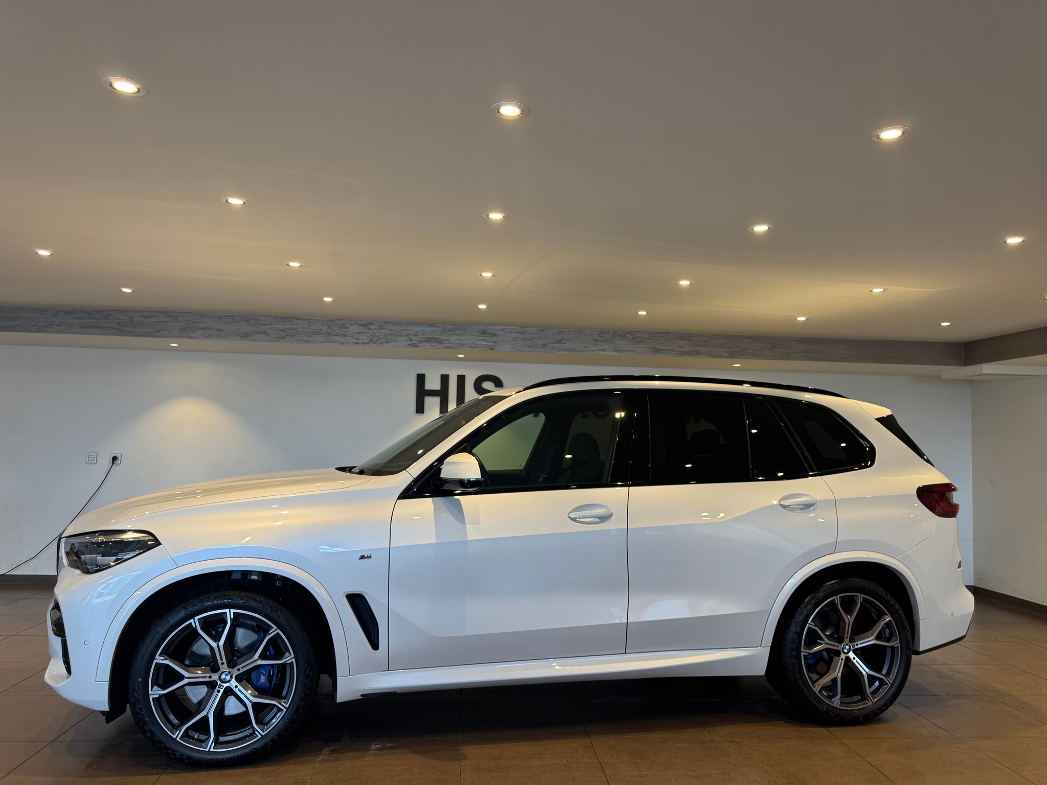 listing desktop thumbnail image 3