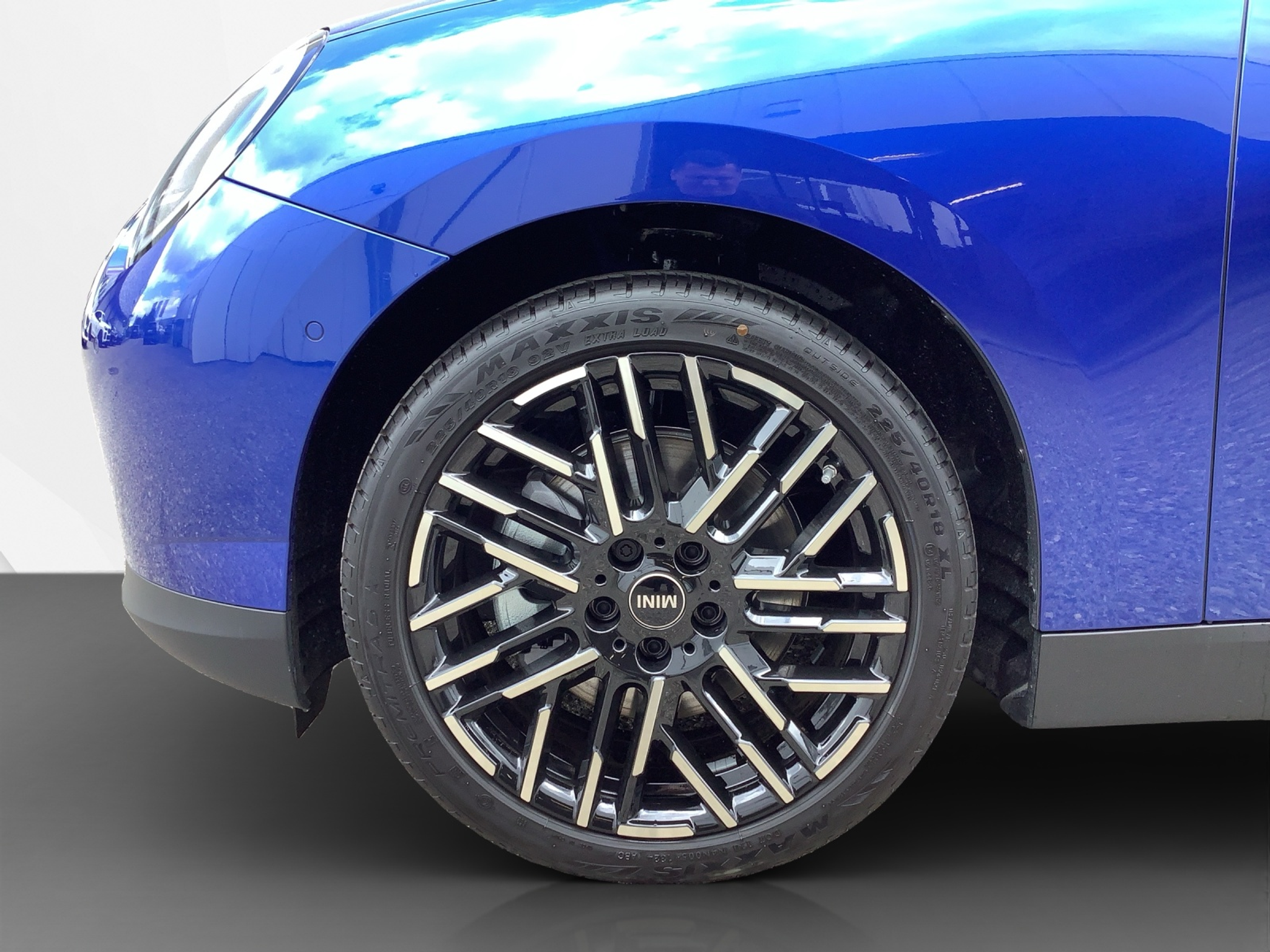 listing desktop thumbnail image 10