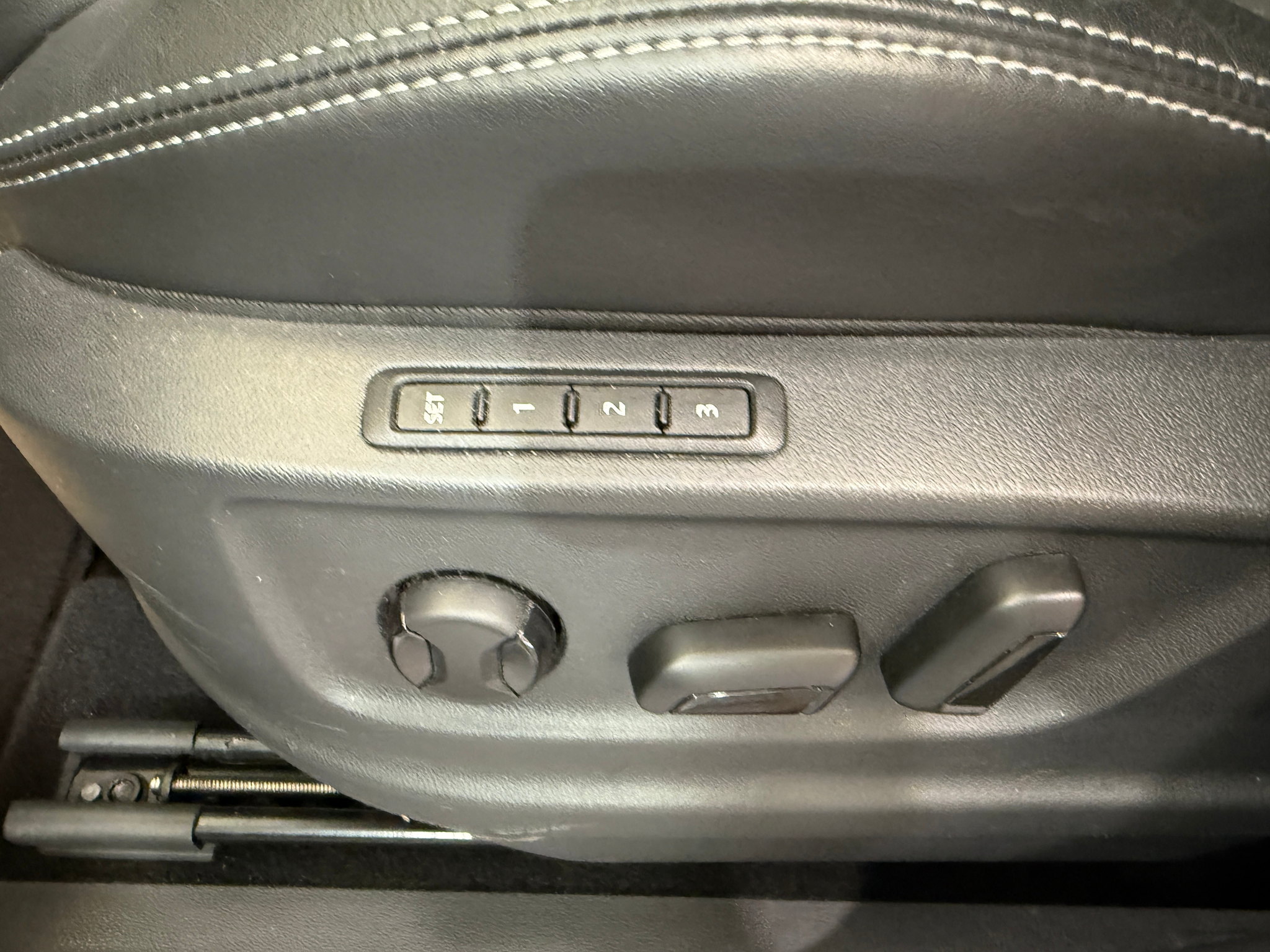 listing desktop thumbnail image 18