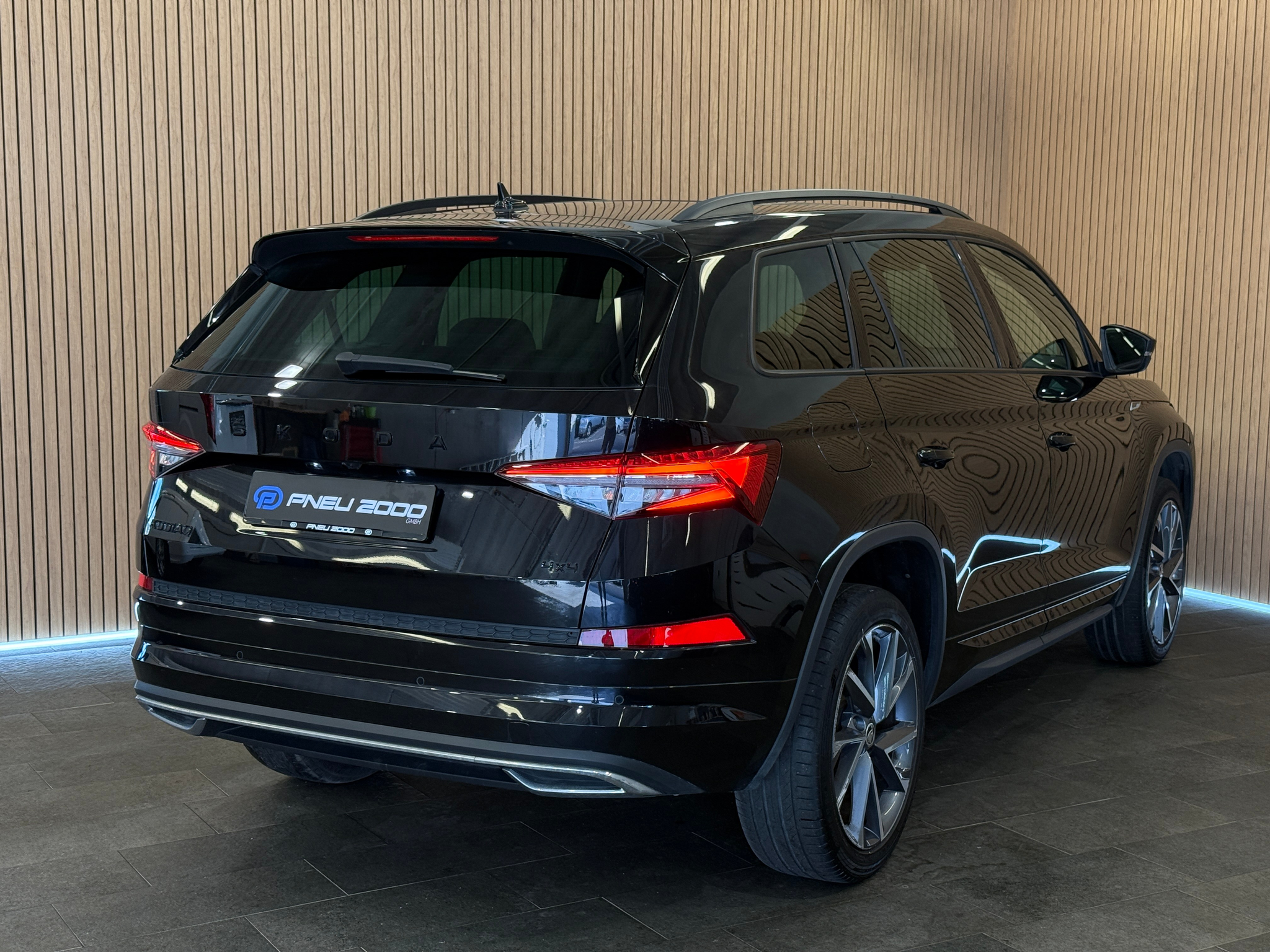 listing desktop thumbnail image 2