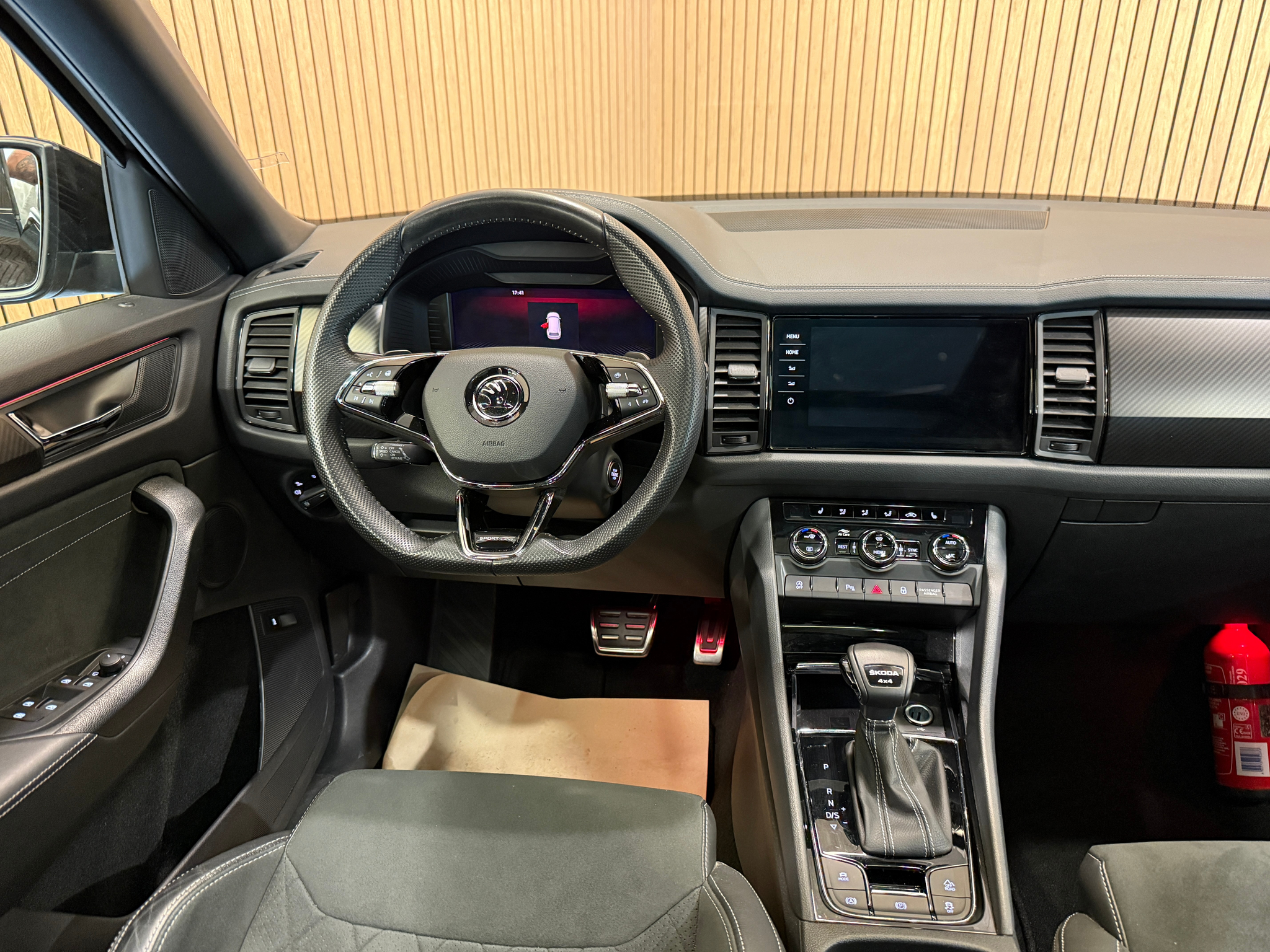 listing desktop thumbnail image 6