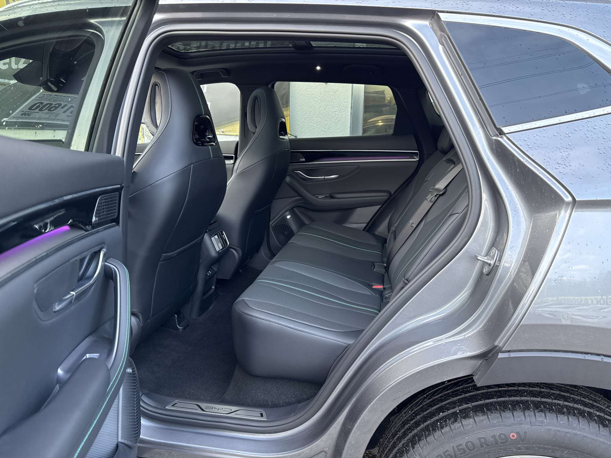 listing desktop thumbnail image 7