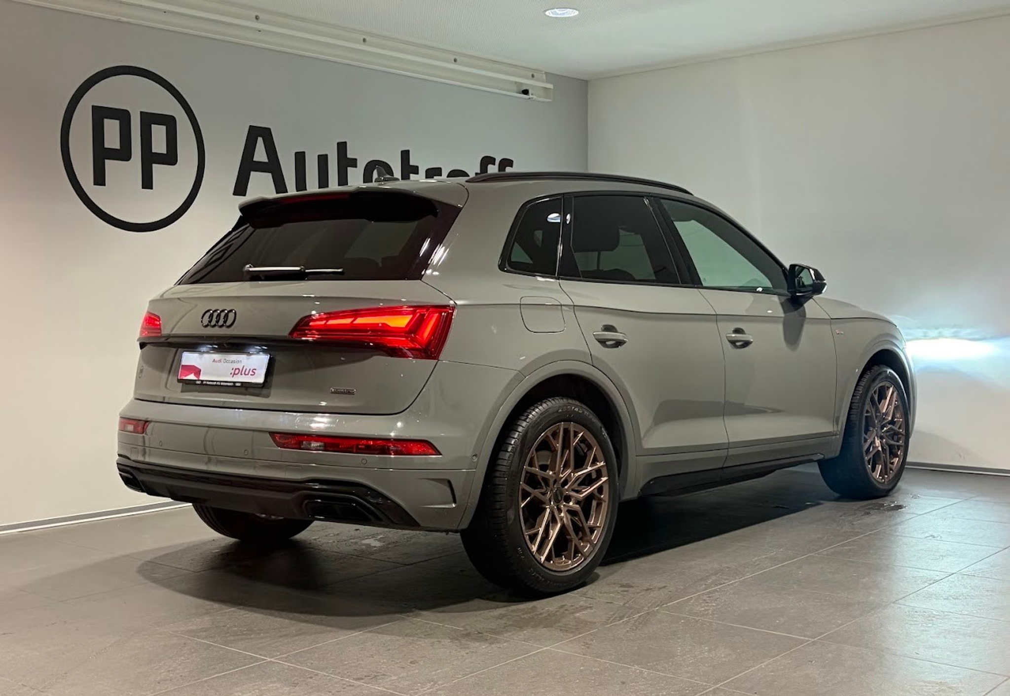 listing desktop thumbnail image 14