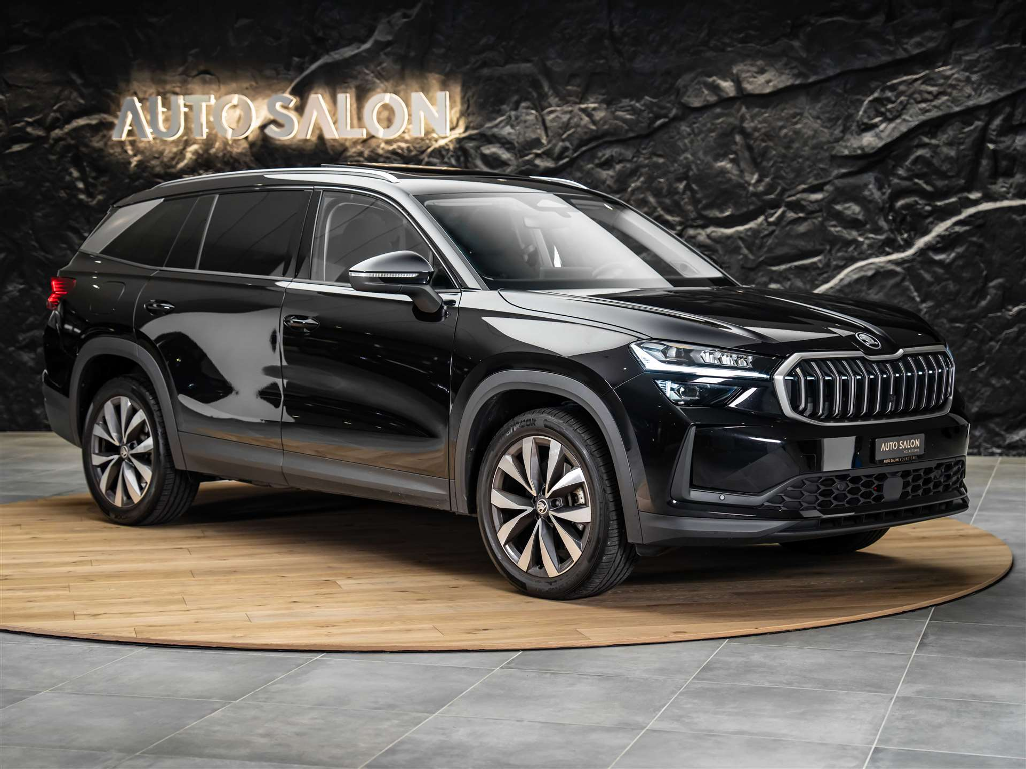 listing desktop thumbnail image 5