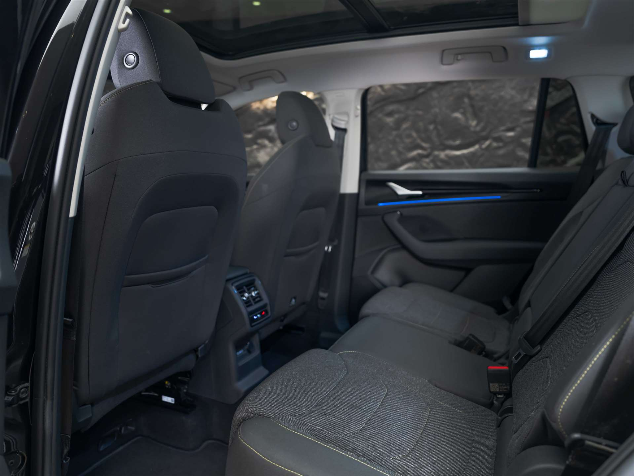 listing desktop thumbnail image 11