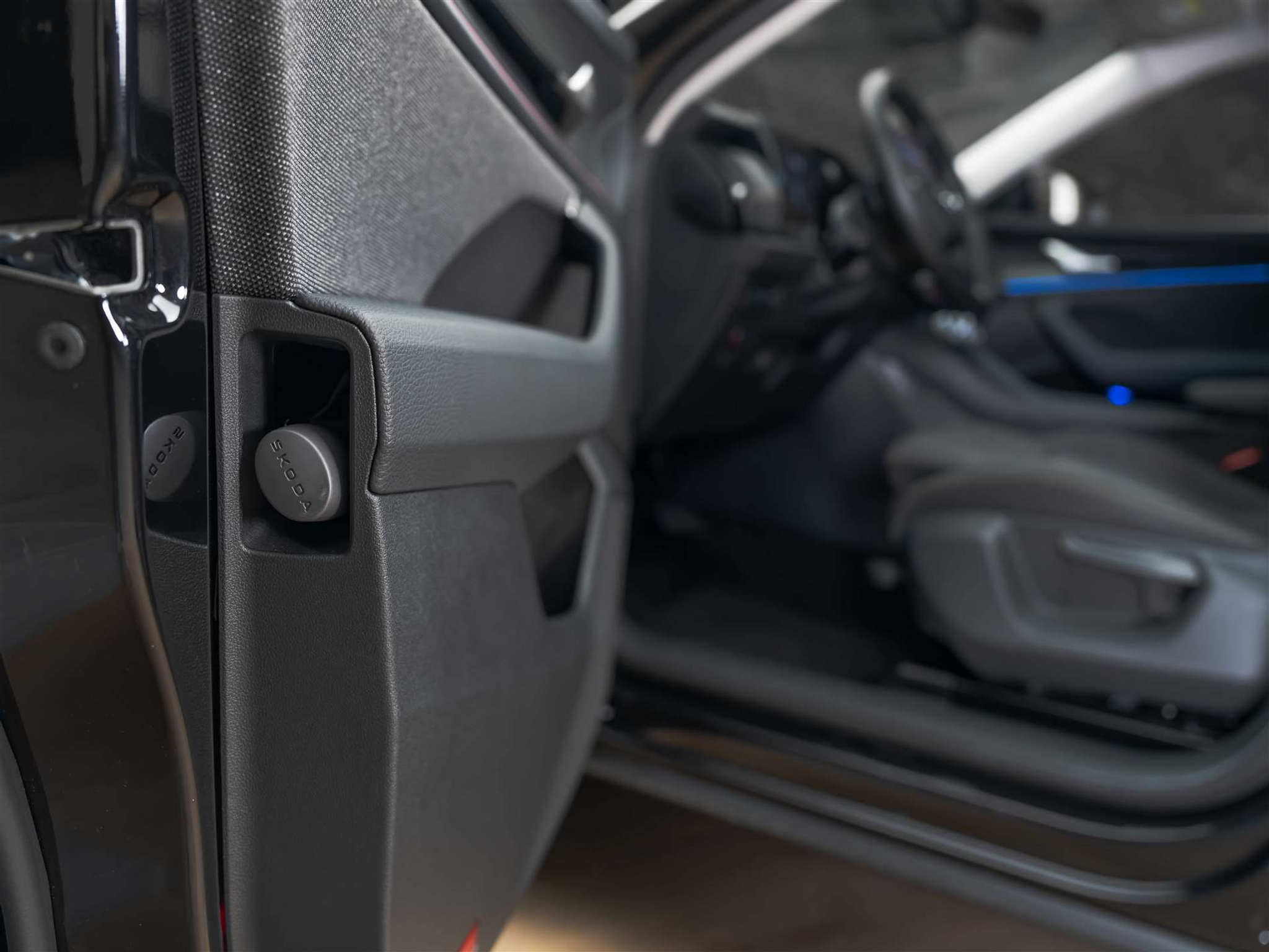 listing desktop thumbnail image 25