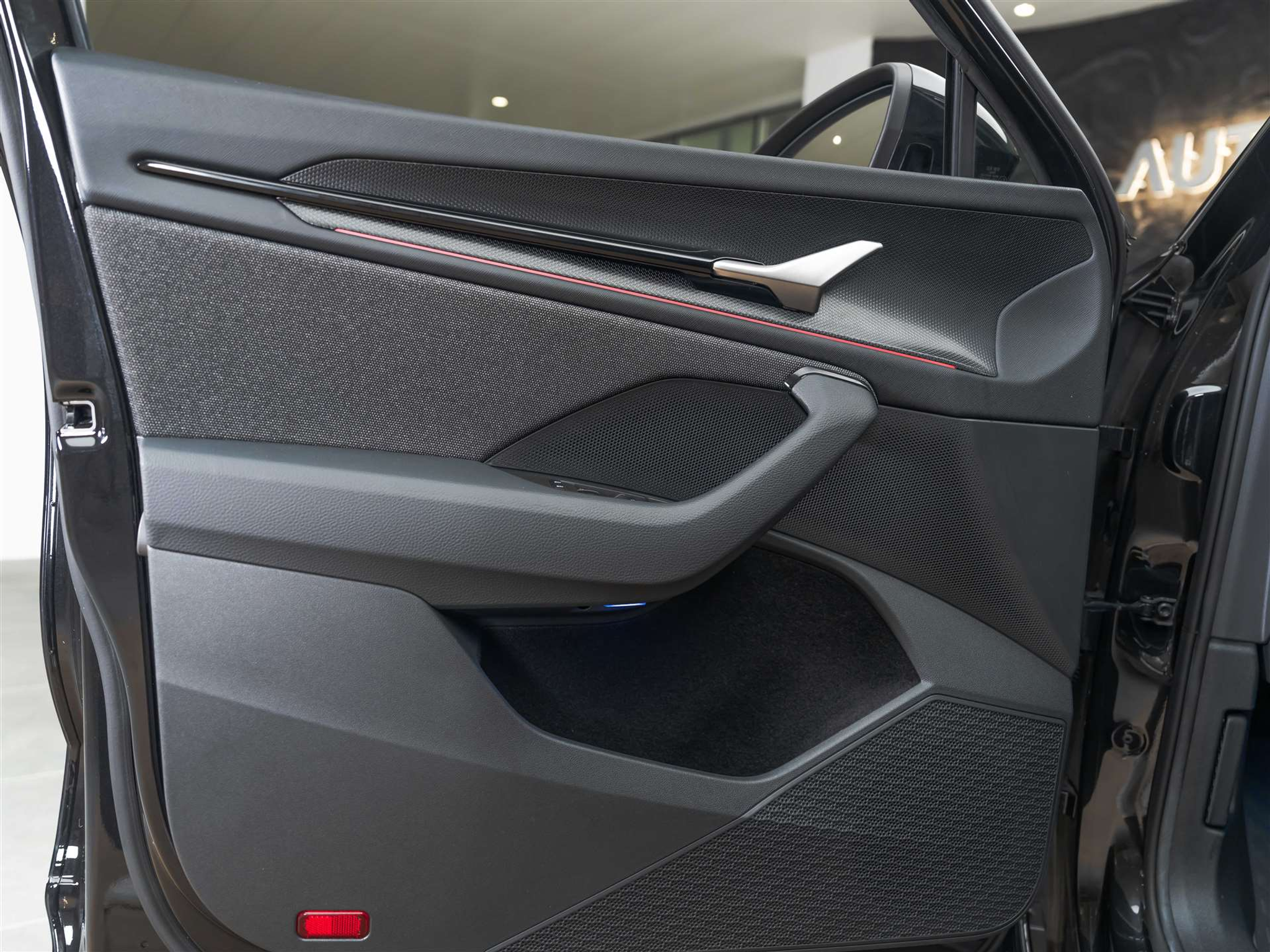 listing desktop thumbnail image 24