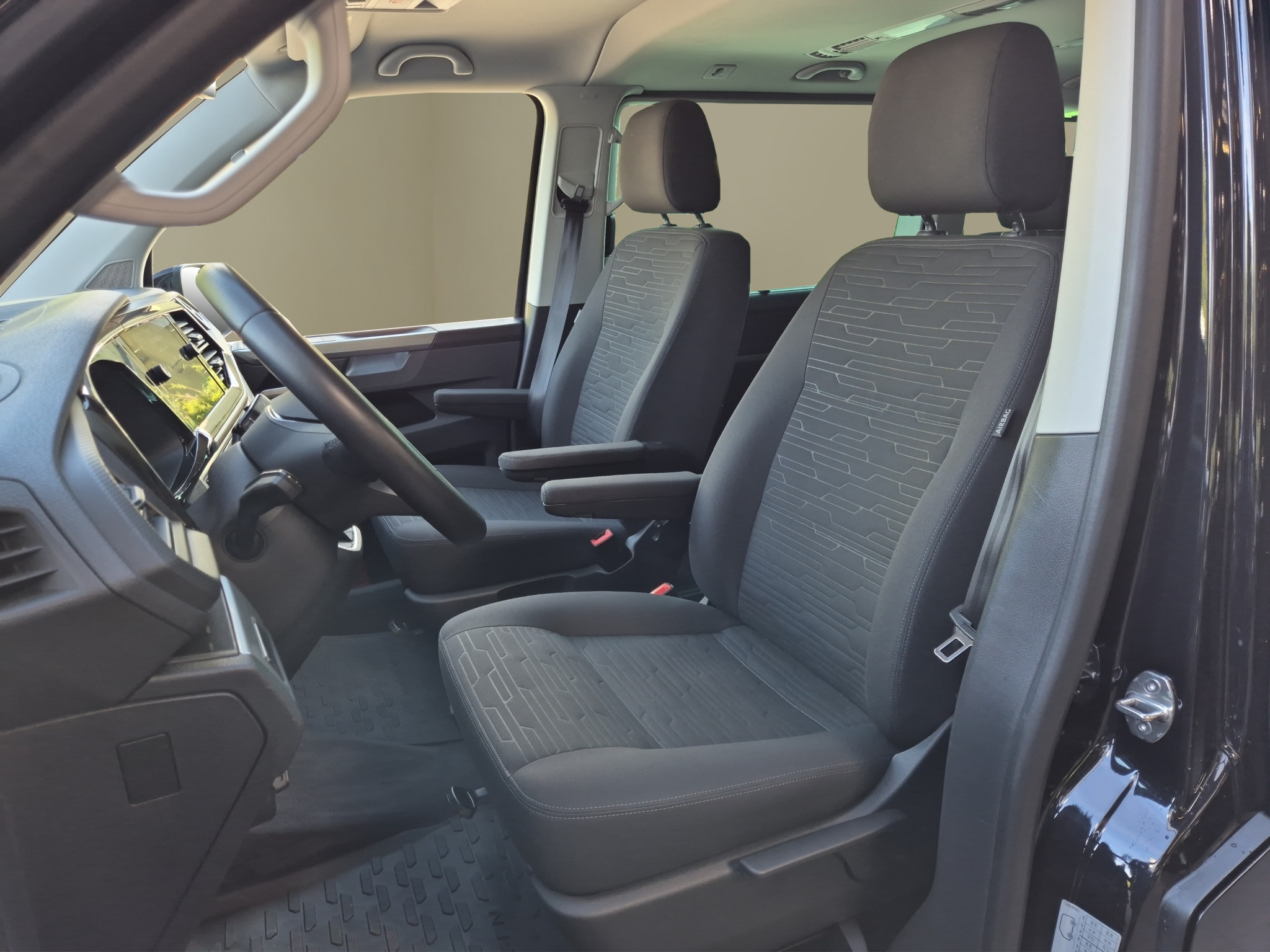 listing desktop thumbnail image 8