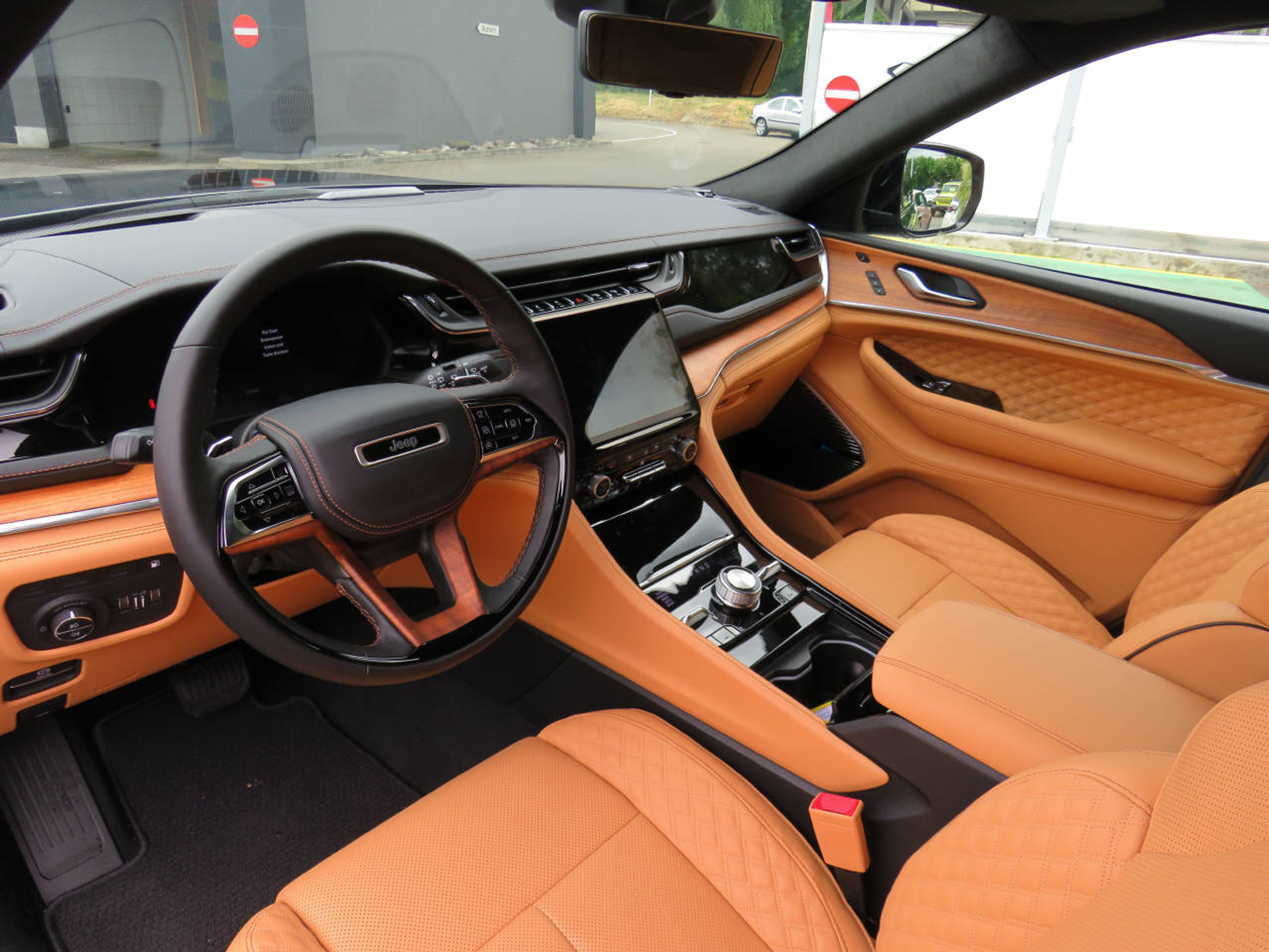 listing desktop thumbnail image 13