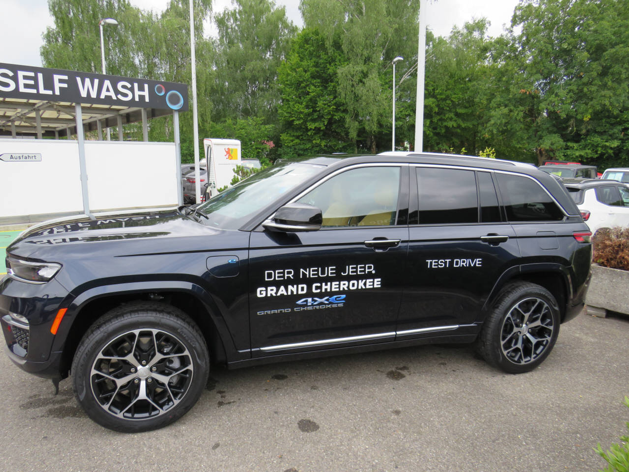 listing desktop thumbnail image 5