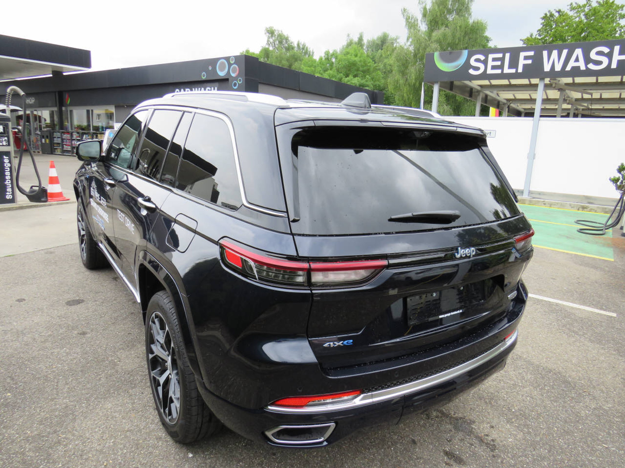 listing desktop thumbnail image 4