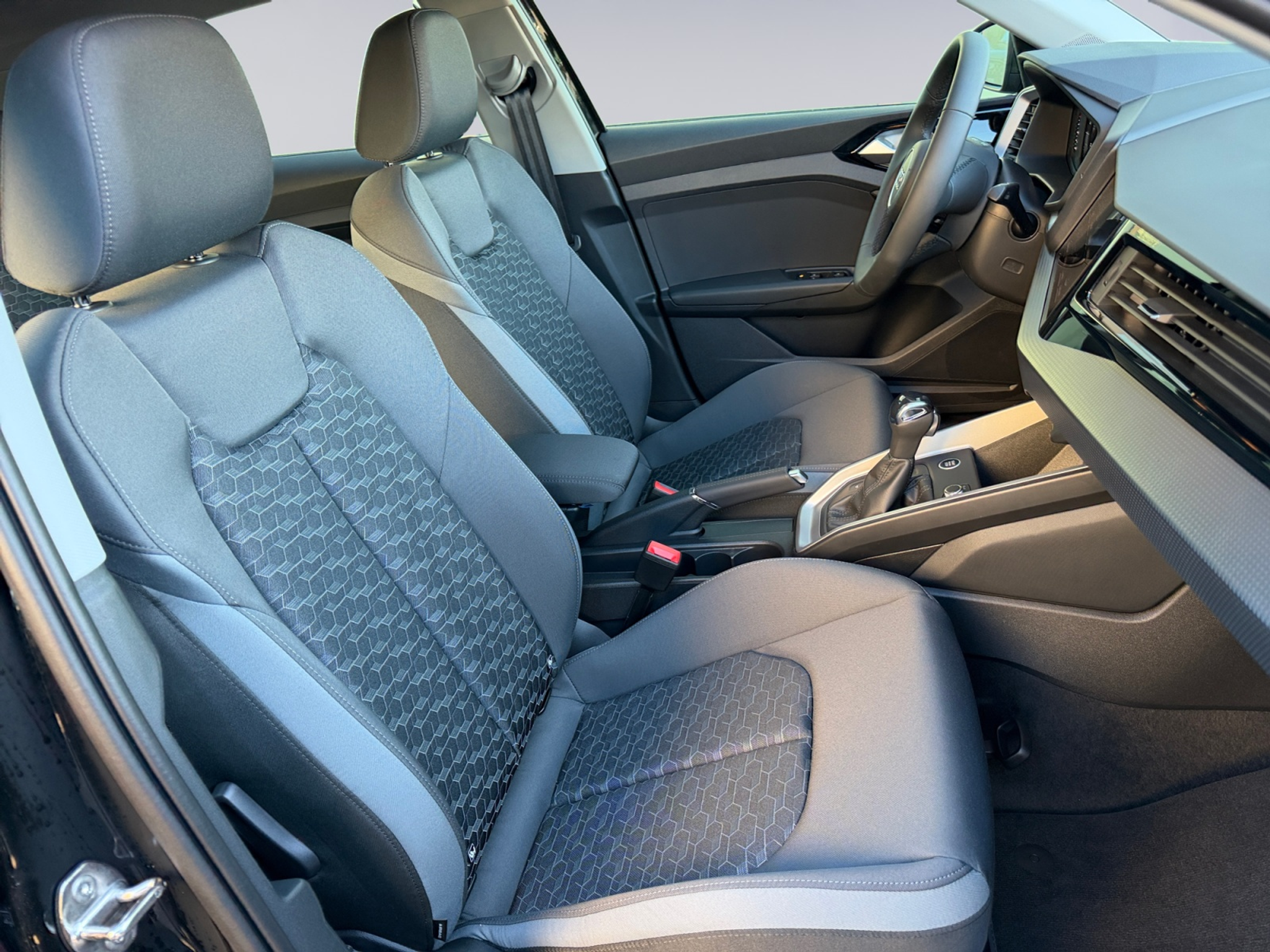 listing desktop thumbnail image 12