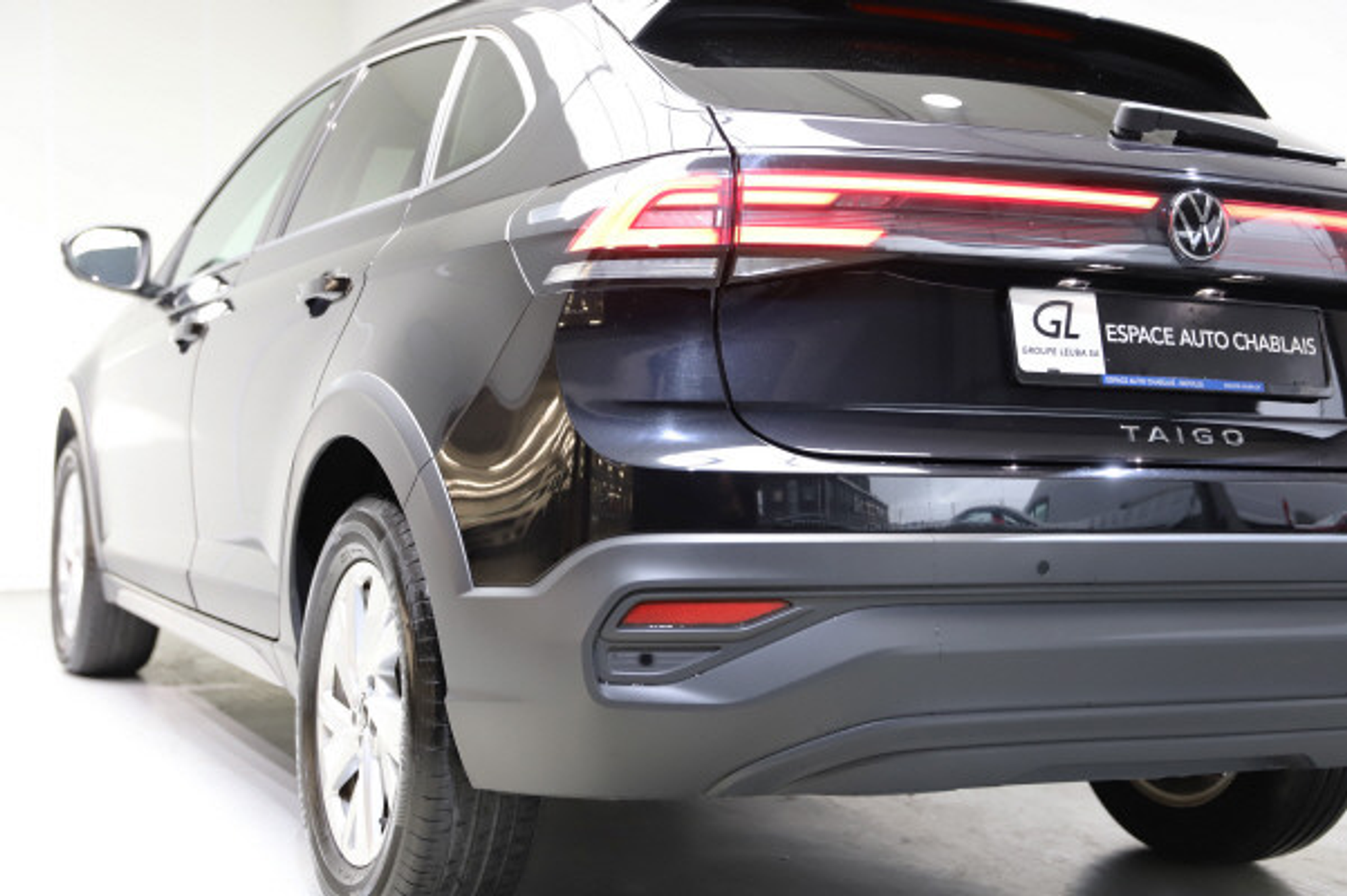 listing desktop thumbnail image 3