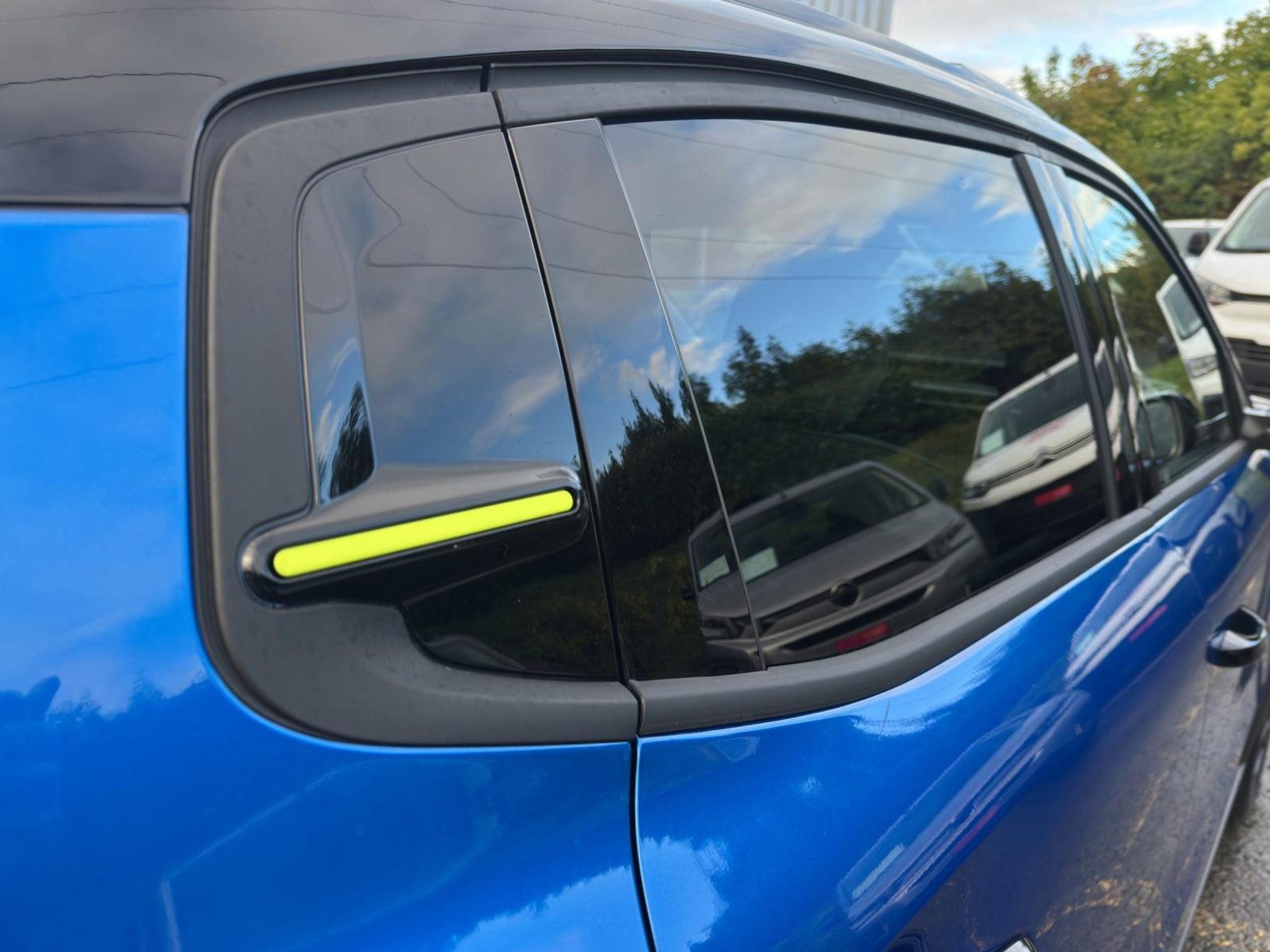 listing desktop thumbnail image 23