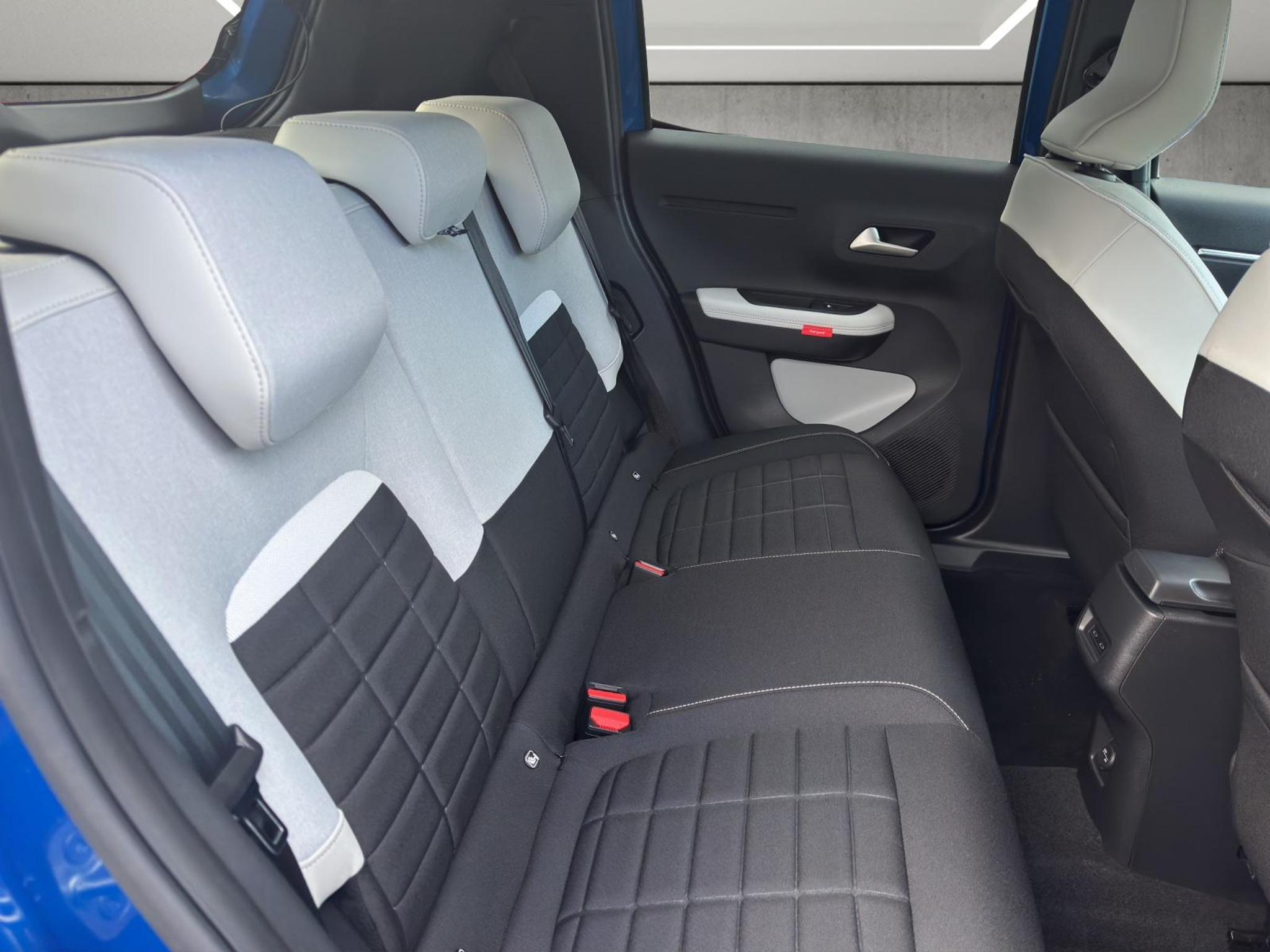 listing desktop thumbnail image 18