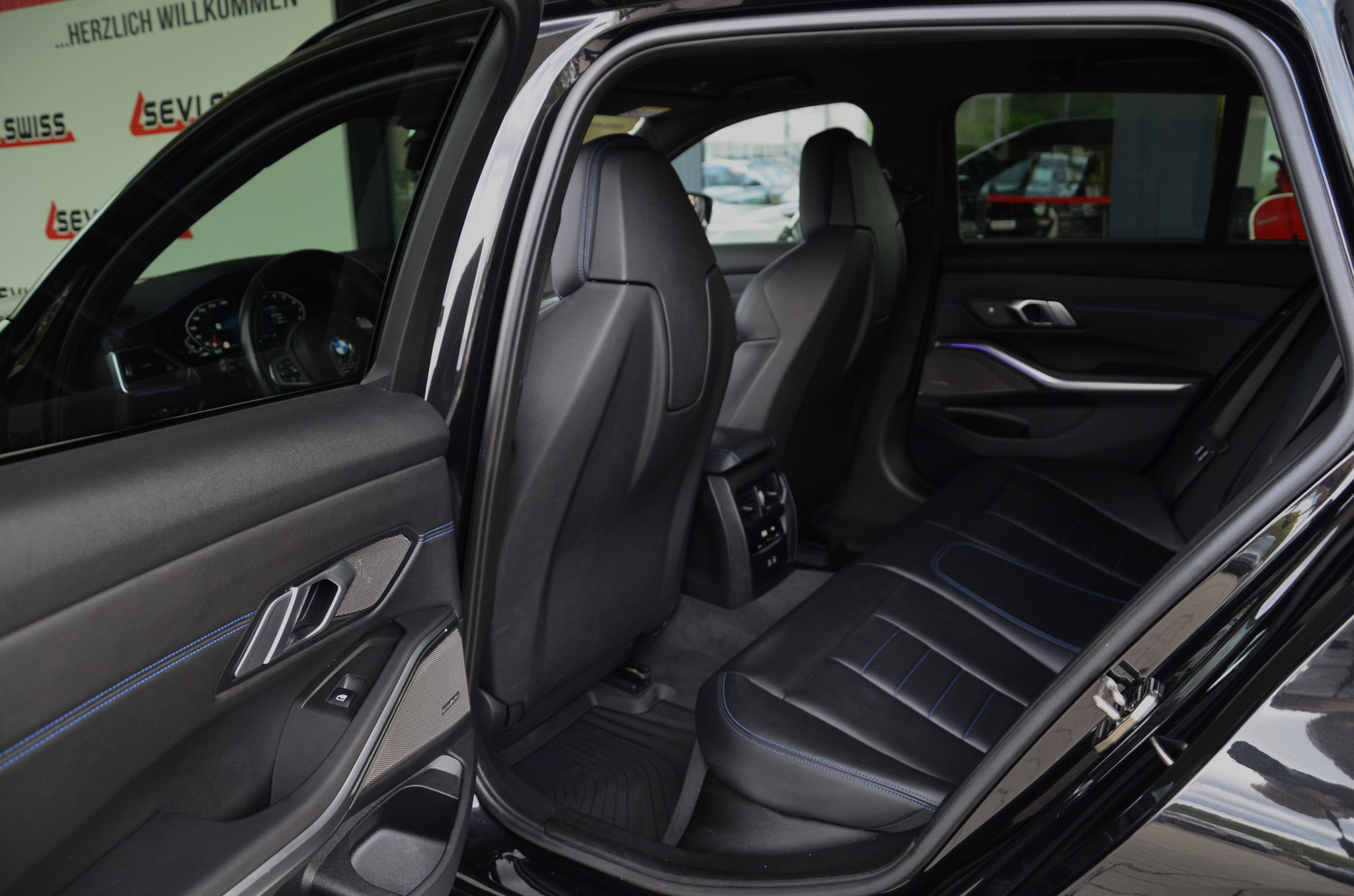 listing desktop thumbnail image 14