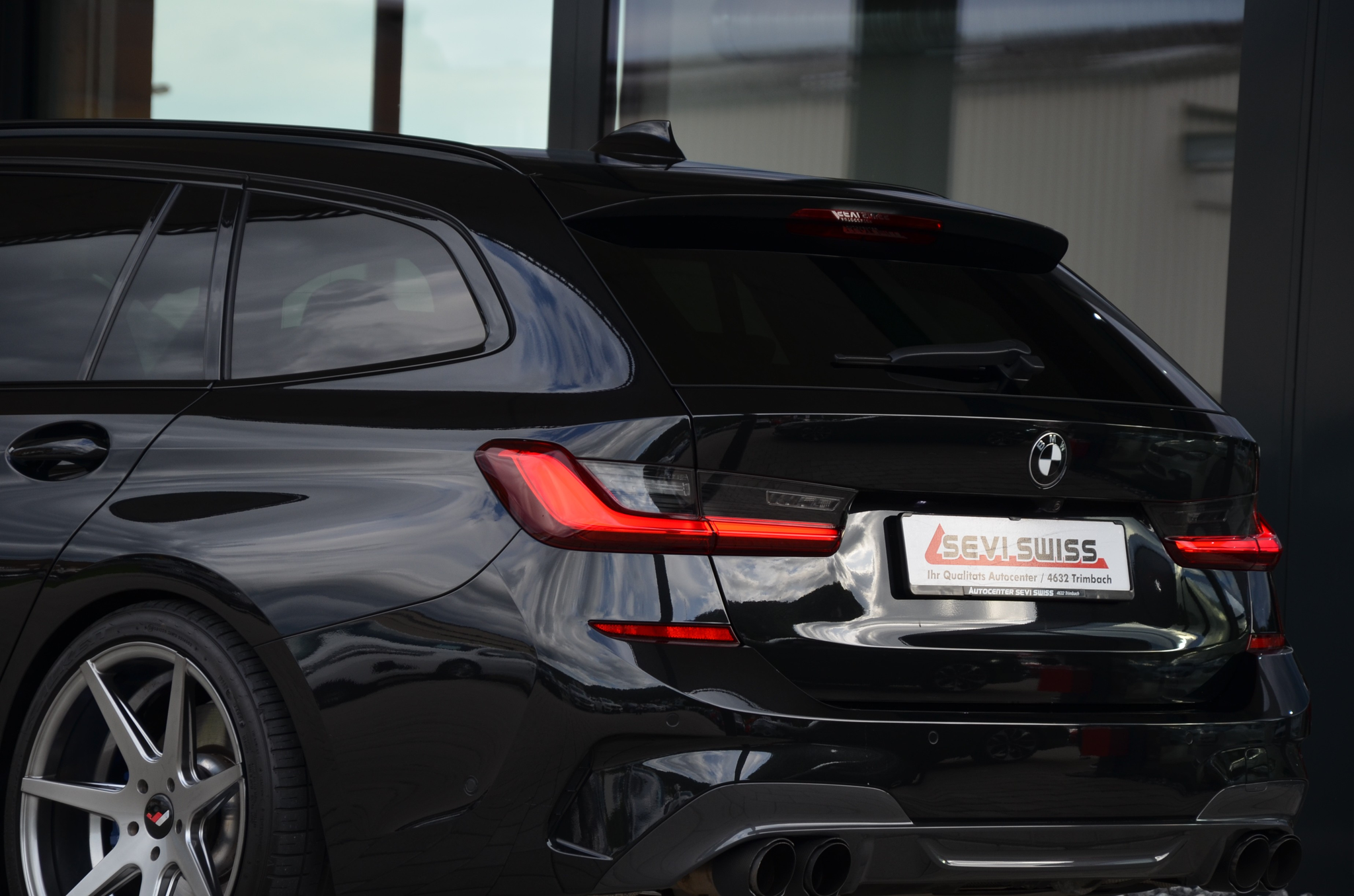 listing desktop thumbnail image 5