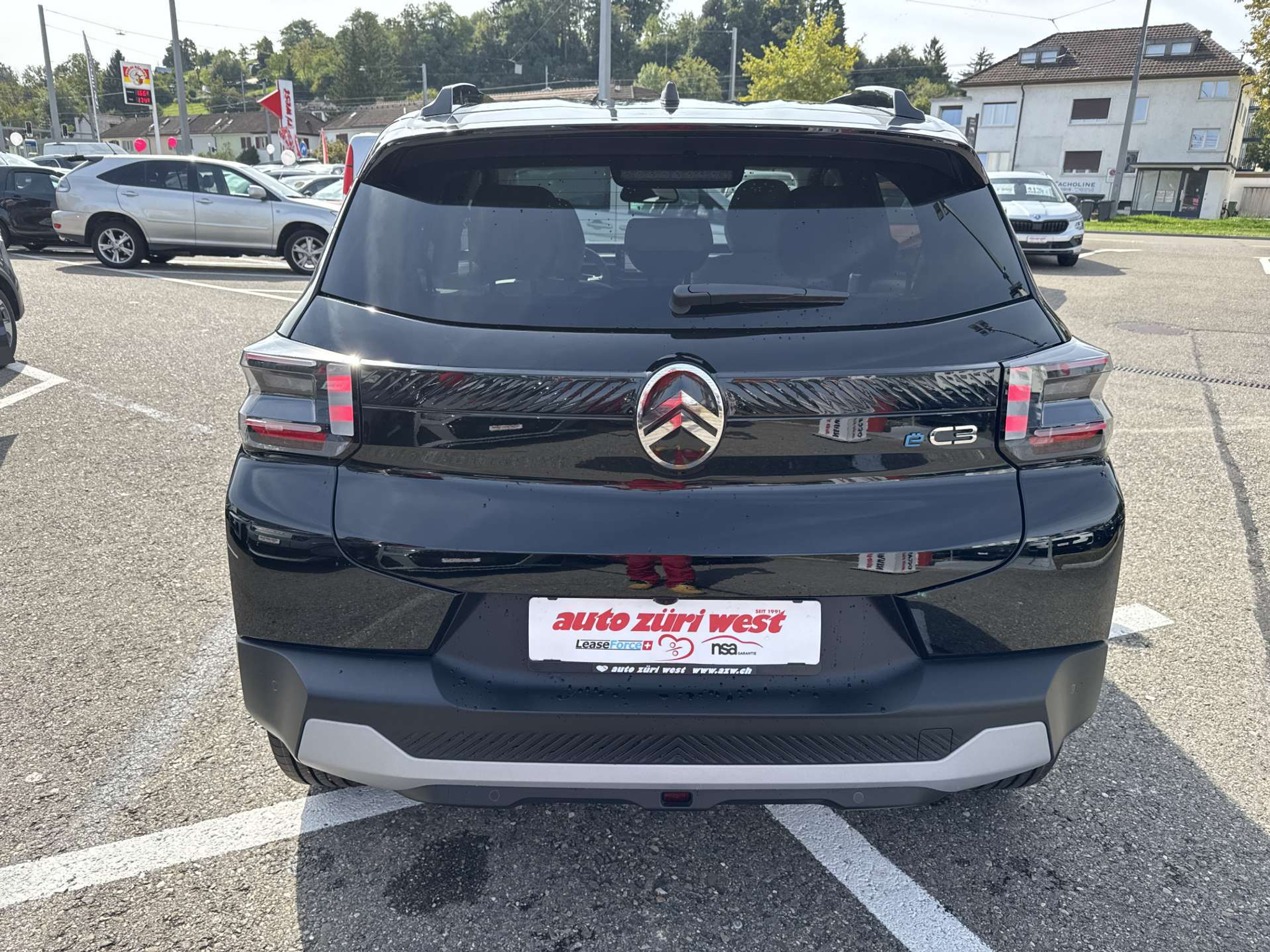 listing desktop thumbnail image 14