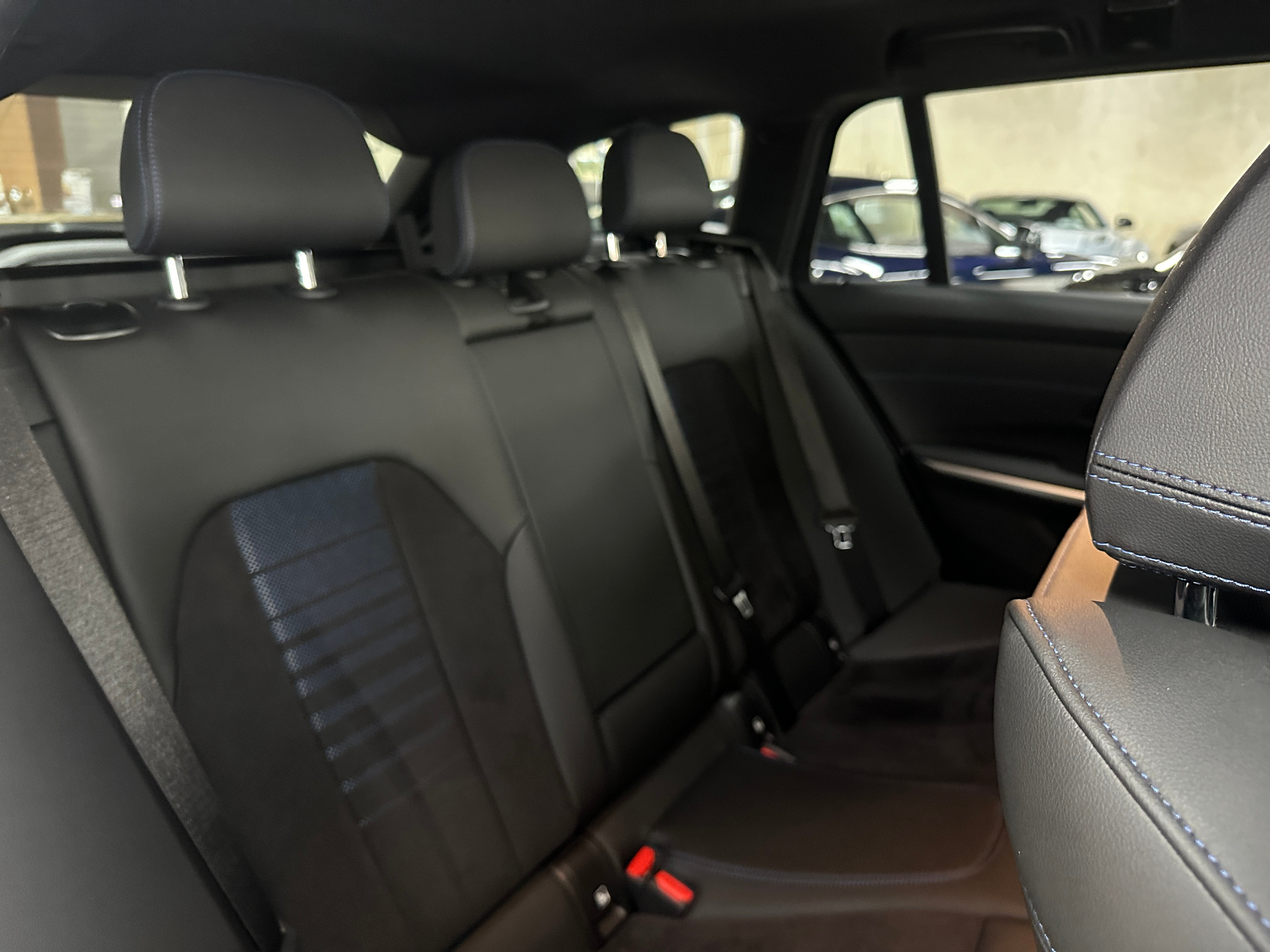 listing desktop thumbnail image 18