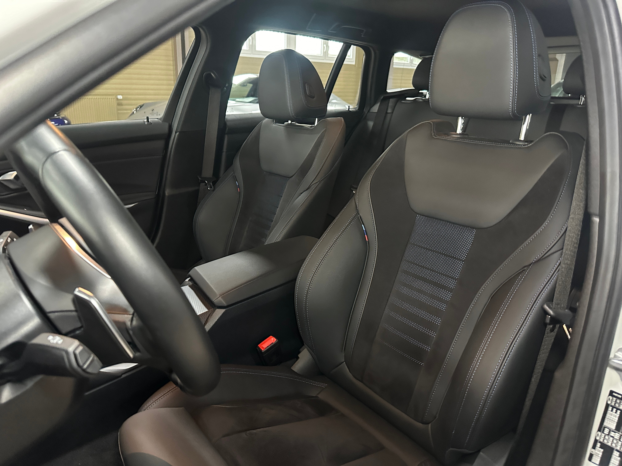 listing desktop thumbnail image 15