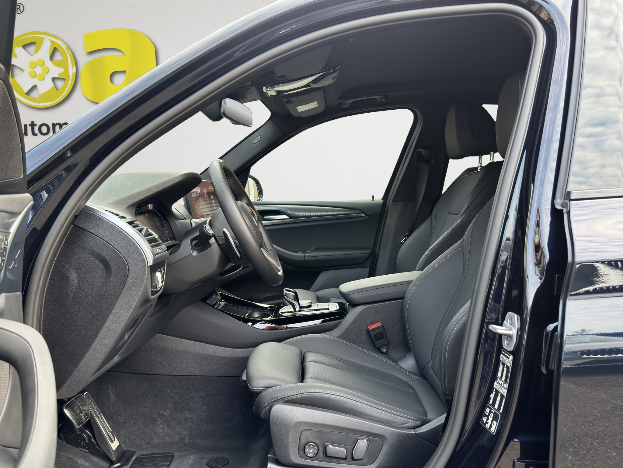 listing desktop thumbnail image 11