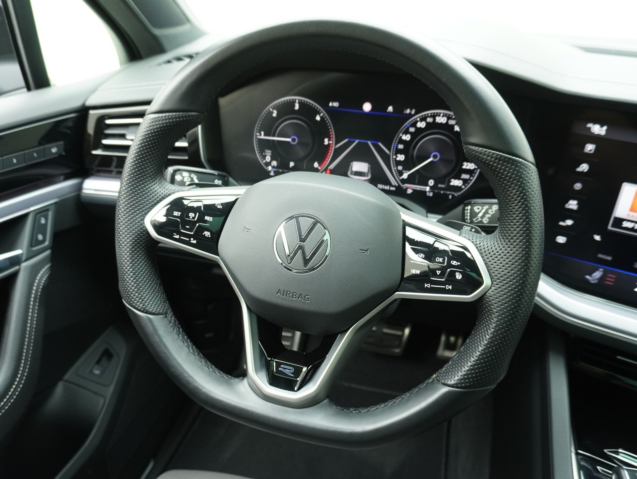 listing desktop thumbnail image 10