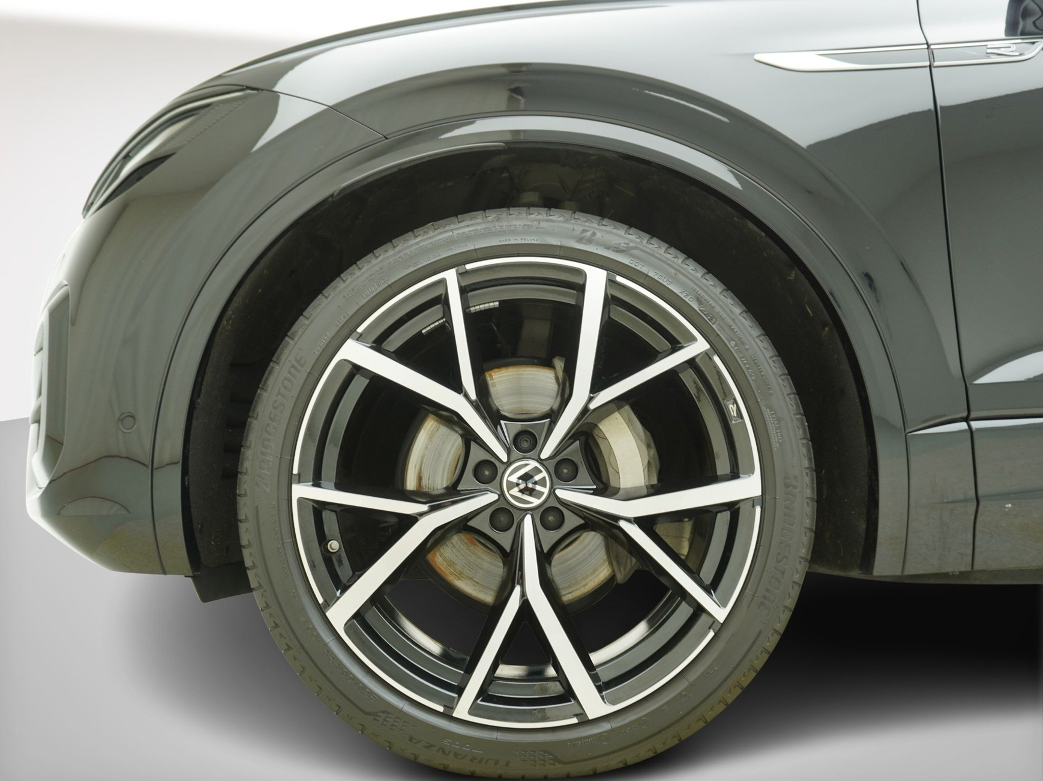 listing desktop thumbnail image 6